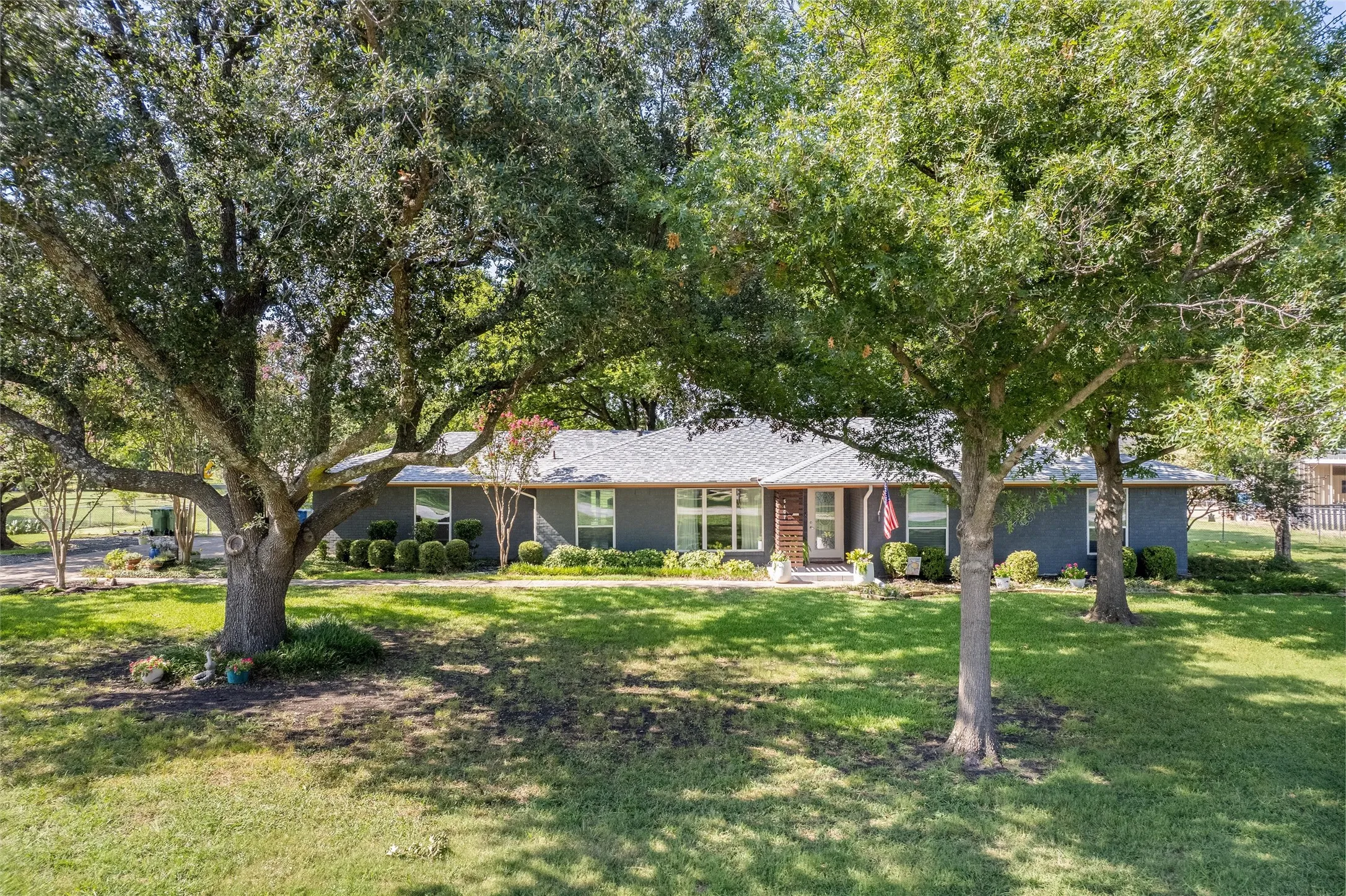 Beautiful Trees! Peaceful Quiet living but still convenient location!