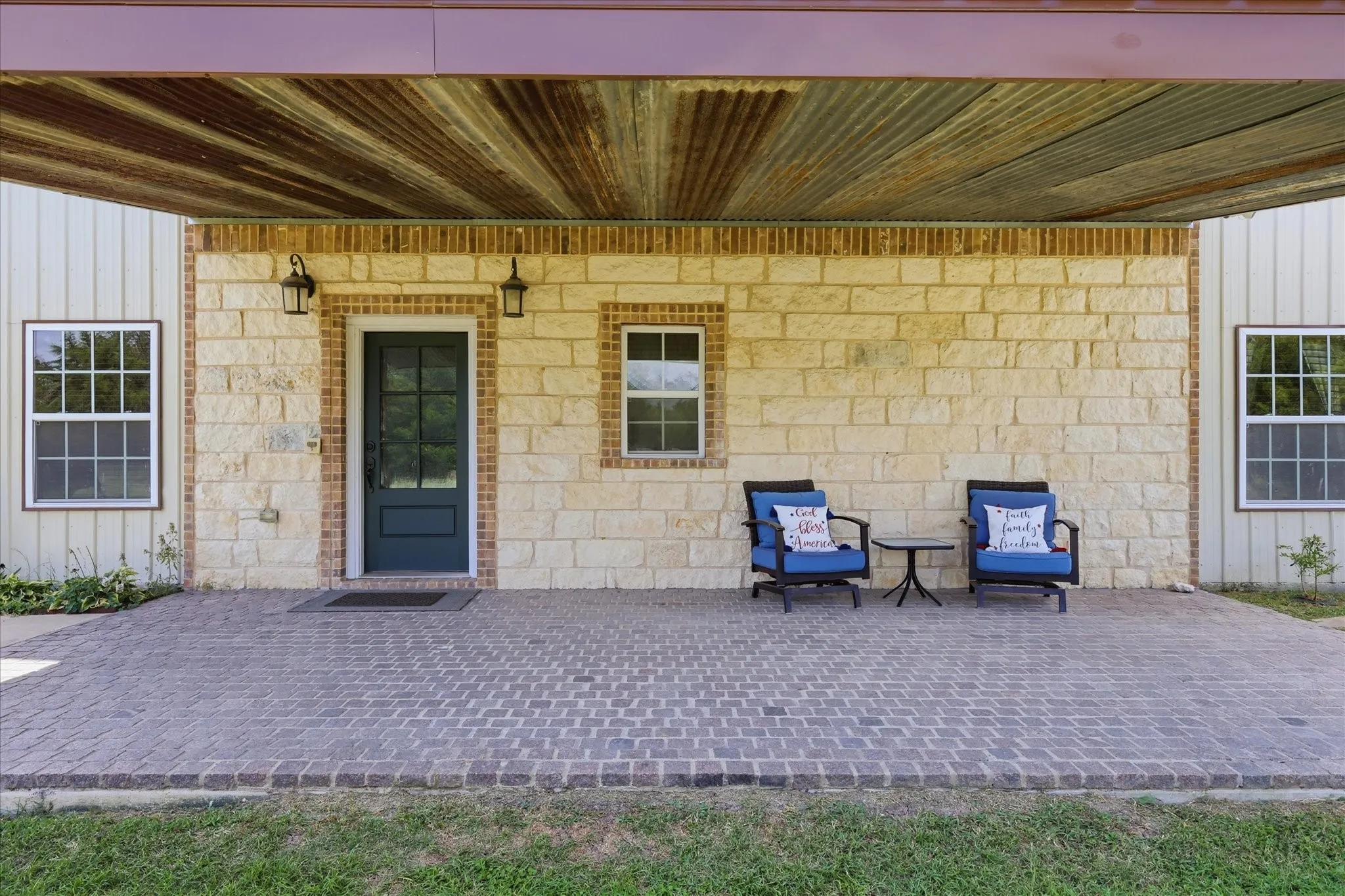 Single Family Residence For Sale in Ellis County , 399 Brindley Road, Maypearl, Texas 76064, 4 Bedroom, 5 Bathroom, 1 Garage spaces, 3,999 Sqft, built in 2015, mls#21319200, Real Estate Agent in Maypearl, Homes For Sale in Ellis county, Homes For Sale in Maypearl, Realtor in Maypearl Texas, Real Estate Brokerage Independent Realty Texas, Luminita Cordes Realtor
