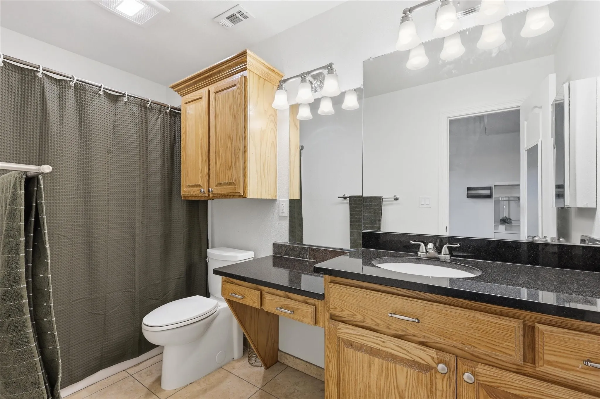 En-suite bathroom for bedroom 2