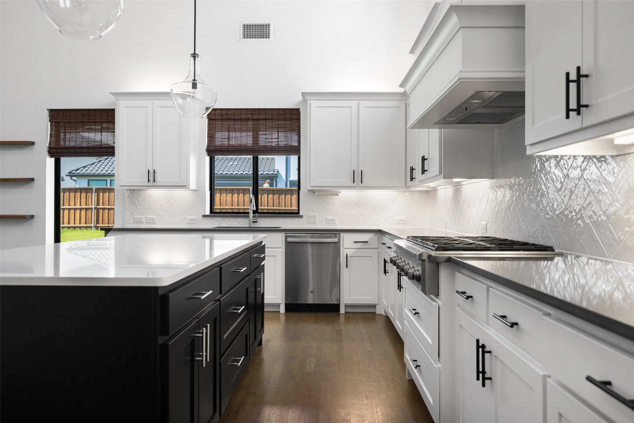 Single Family Residence For Rent in Collin County , 1611 Cottonwood Trail, Prosper, Texas 75078, 5 Bedroom, 6 Bathroom, 3 Garage spaces, 4,861 Sqft, built in 2021, mls#21320548, Real Estate Agent in Prosper, Homes For Rent in Collin county, Homes For Rent in Prosper, Realtor in Prosper Texas, Real Estate Brokerage Independent Realty Texas, Luminita Cordes Realtor