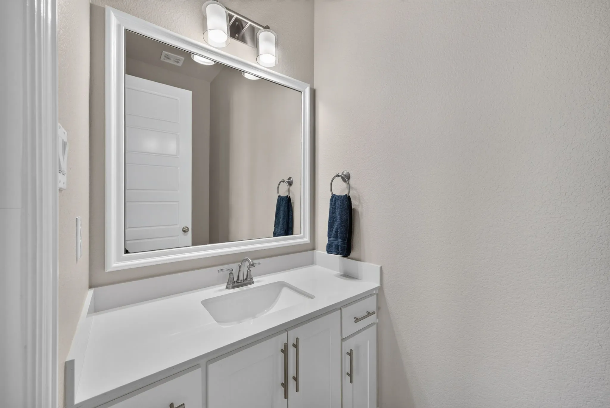 Single Family Residence For Sale in Ellis County , 610 Cimarron Meadows Drive, Waxahachie, Texas 75167, 4 Bedroom, 3 Bathroom, 2 Garage spaces, 2,928 Sqft, built in 2021, mls#21318791, Real Estate Agent in Waxahachie, Homes For Sale in Ellis county, Homes For Sale in Waxahachie, Realtor in Waxahachie Texas, Real Estate Brokerage Independent Realty Texas, Luminita Cordes Realtor