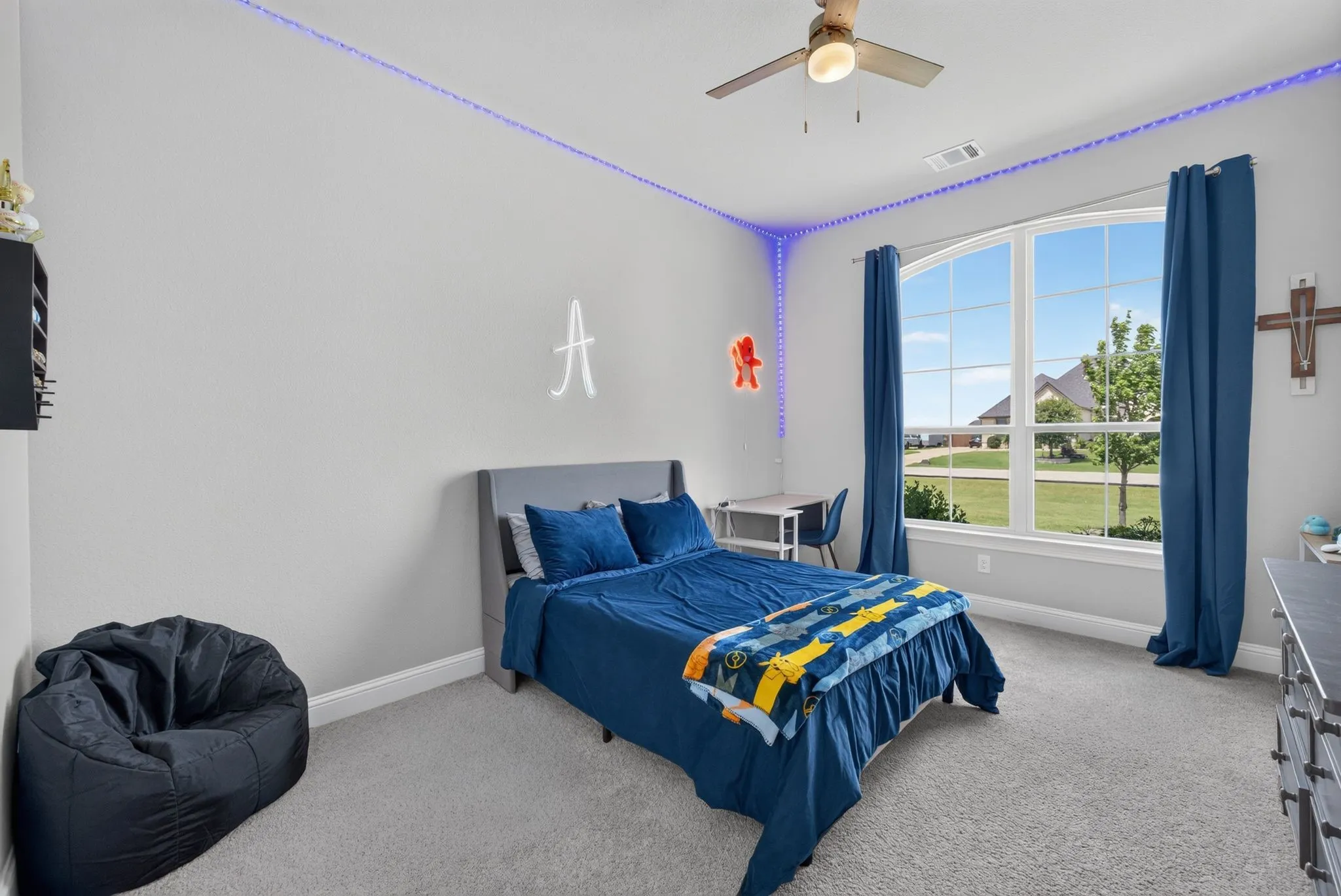 Single Family Residence For Sale in Ellis County , 610 Cimarron Meadows Drive, Waxahachie, Texas 75167, 4 Bedroom, 3 Bathroom, 2 Garage spaces, 2,928 Sqft, built in 2021, mls#21318791, Real Estate Agent in Waxahachie, Homes For Sale in Ellis county, Homes For Sale in Waxahachie, Realtor in Waxahachie Texas, Real Estate Brokerage Independent Realty Texas, Luminita Cordes Realtor