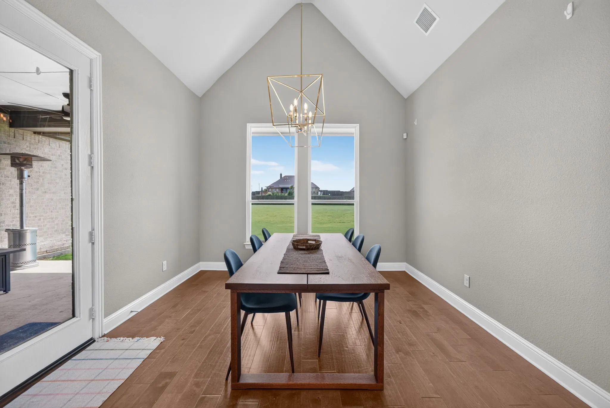Single Family Residence For Sale in Ellis County , 610 Cimarron Meadows Drive, Waxahachie, Texas 75167, 4 Bedroom, 3 Bathroom, 2 Garage spaces, 2,928 Sqft, built in 2021, mls#21318791, Real Estate Agent in Waxahachie, Homes For Sale in Ellis county, Homes For Sale in Waxahachie, Realtor in Waxahachie Texas, Real Estate Brokerage Independent Realty Texas, Luminita Cordes Realtor