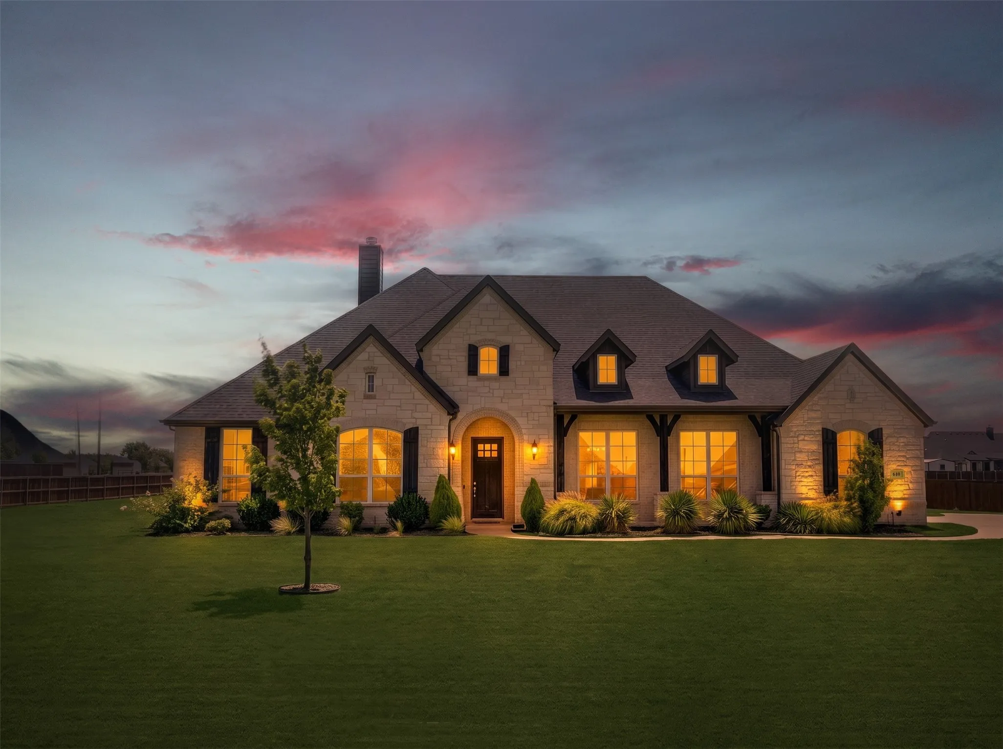 Single Family Residence For Sale in Ellis County , 610 Cimarron Meadows Drive, Waxahachie, Texas 75167, 4 Bedroom, 3 Bathroom, 2 Garage spaces, 2,928 Sqft, built in 2021, mls#21318791, Real Estate Agent in Waxahachie, Homes For Sale in Ellis county, Homes For Sale in Waxahachie, Realtor in Waxahachie Texas, Real Estate Brokerage Independent Realty Texas, Luminita Cordes Realtor