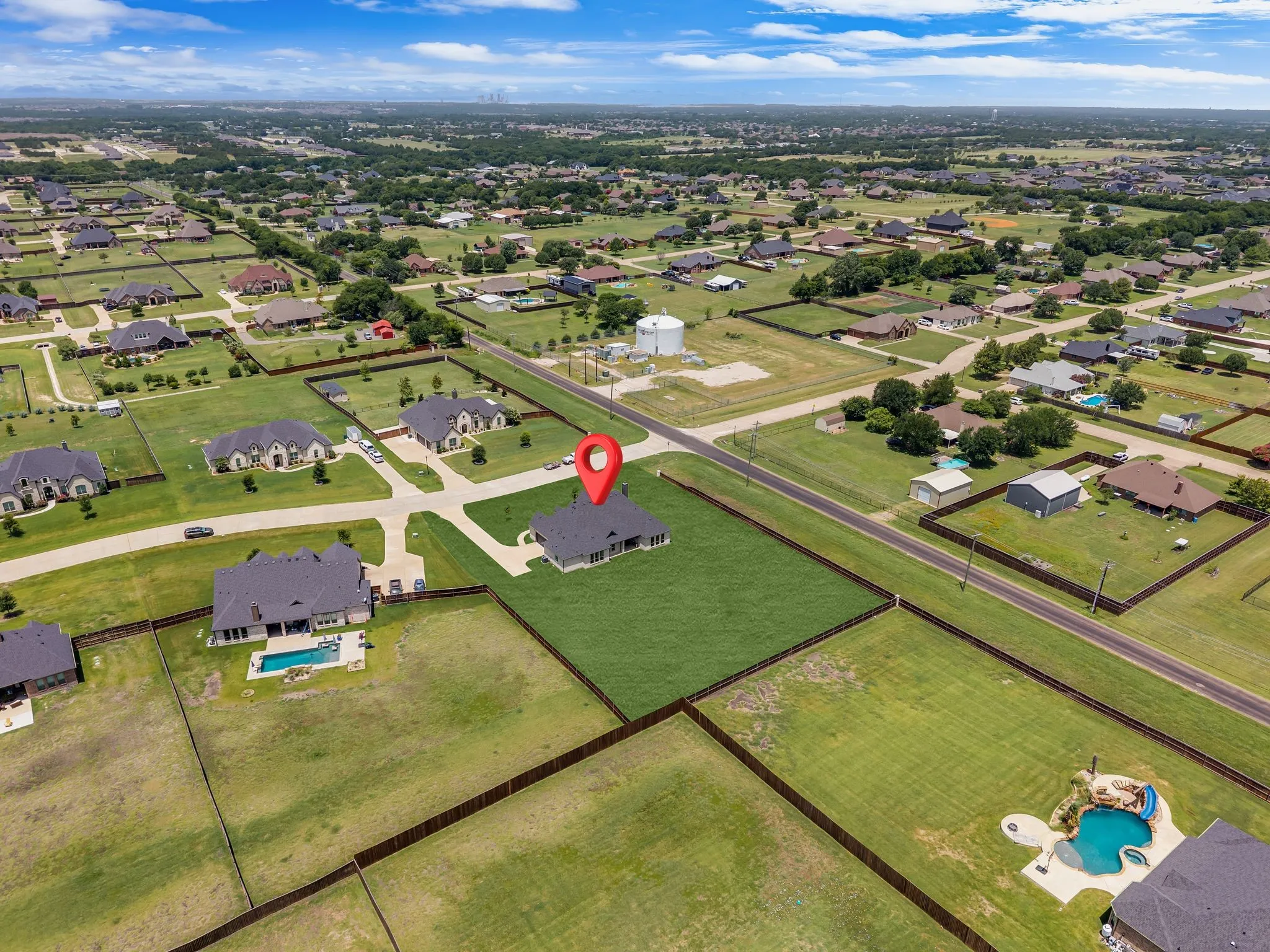 Single Family Residence For Sale in Ellis County , 610 Cimarron Meadows Drive, Waxahachie, Texas 75167, 4 Bedroom, 3 Bathroom, 2 Garage spaces, 2,928 Sqft, built in 2021, mls#21318791, Real Estate Agent in Waxahachie, Homes For Sale in Ellis county, Homes For Sale in Waxahachie, Realtor in Waxahachie Texas, Real Estate Brokerage Independent Realty Texas, Luminita Cordes Realtor