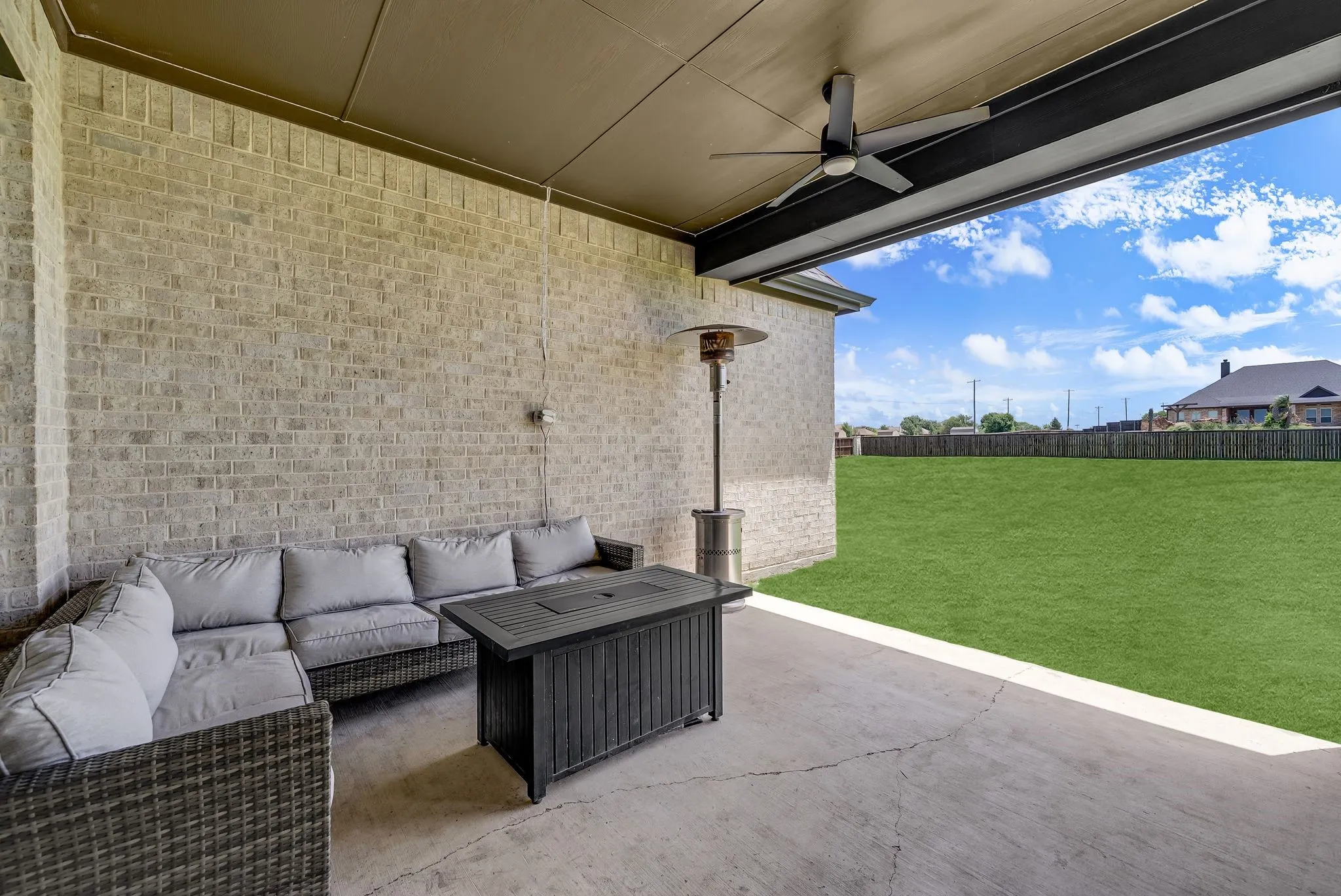 Single Family Residence For Sale in Ellis County , 610 Cimarron Meadows Drive, Waxahachie, Texas 75167, 4 Bedroom, 3 Bathroom, 2 Garage spaces, 2,928 Sqft, built in 2021, mls#21318791, Real Estate Agent in Waxahachie, Homes For Sale in Ellis county, Homes For Sale in Waxahachie, Realtor in Waxahachie Texas, Real Estate Brokerage Independent Realty Texas, Luminita Cordes Realtor