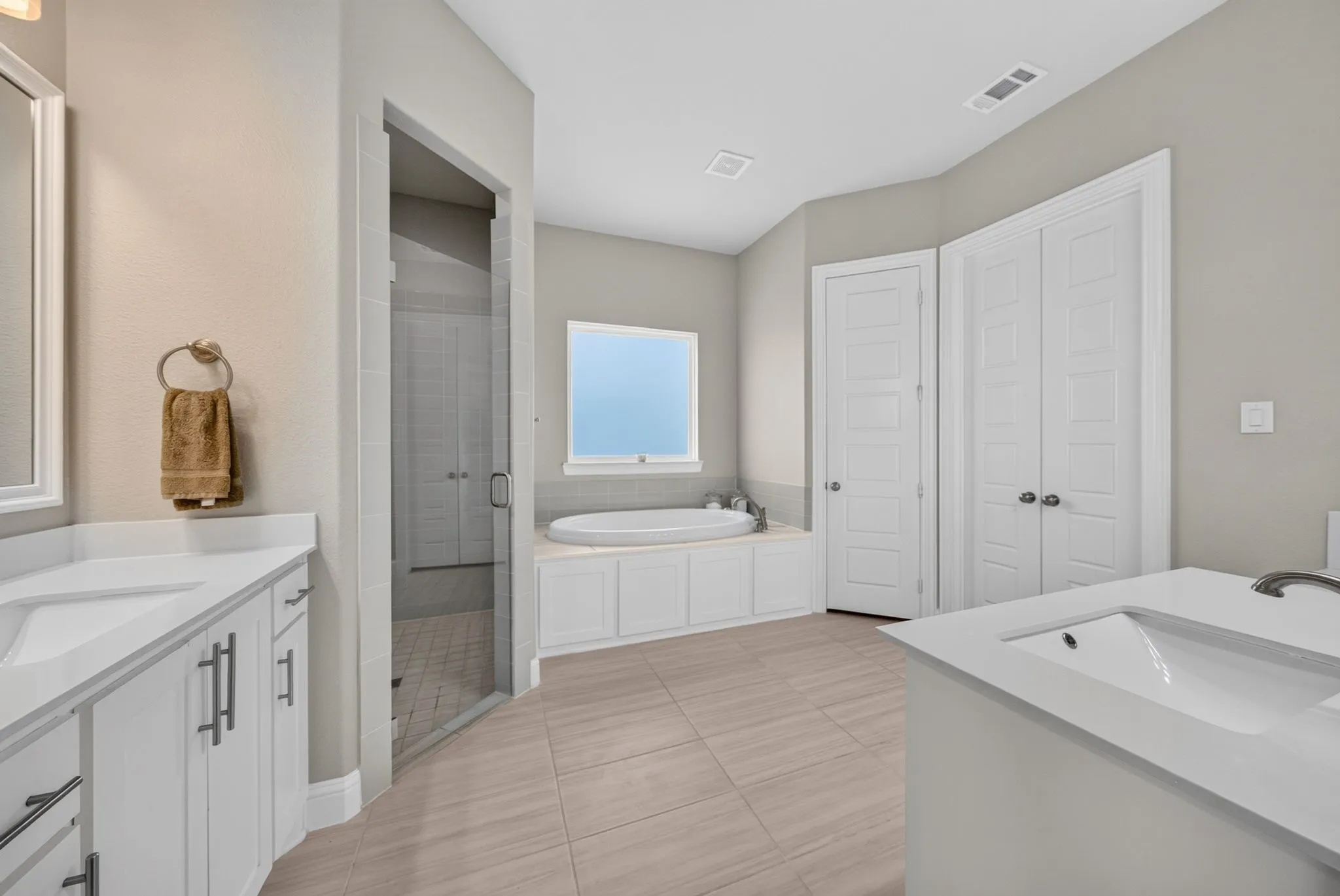 Single Family Residence For Sale in Ellis County , 610 Cimarron Meadows Drive, Waxahachie, Texas 75167, 4 Bedroom, 3 Bathroom, 2 Garage spaces, 2,928 Sqft, built in 2021, mls#21318791, Real Estate Agent in Waxahachie, Homes For Sale in Ellis county, Homes For Sale in Waxahachie, Realtor in Waxahachie Texas, Real Estate Brokerage Independent Realty Texas, Luminita Cordes Realtor