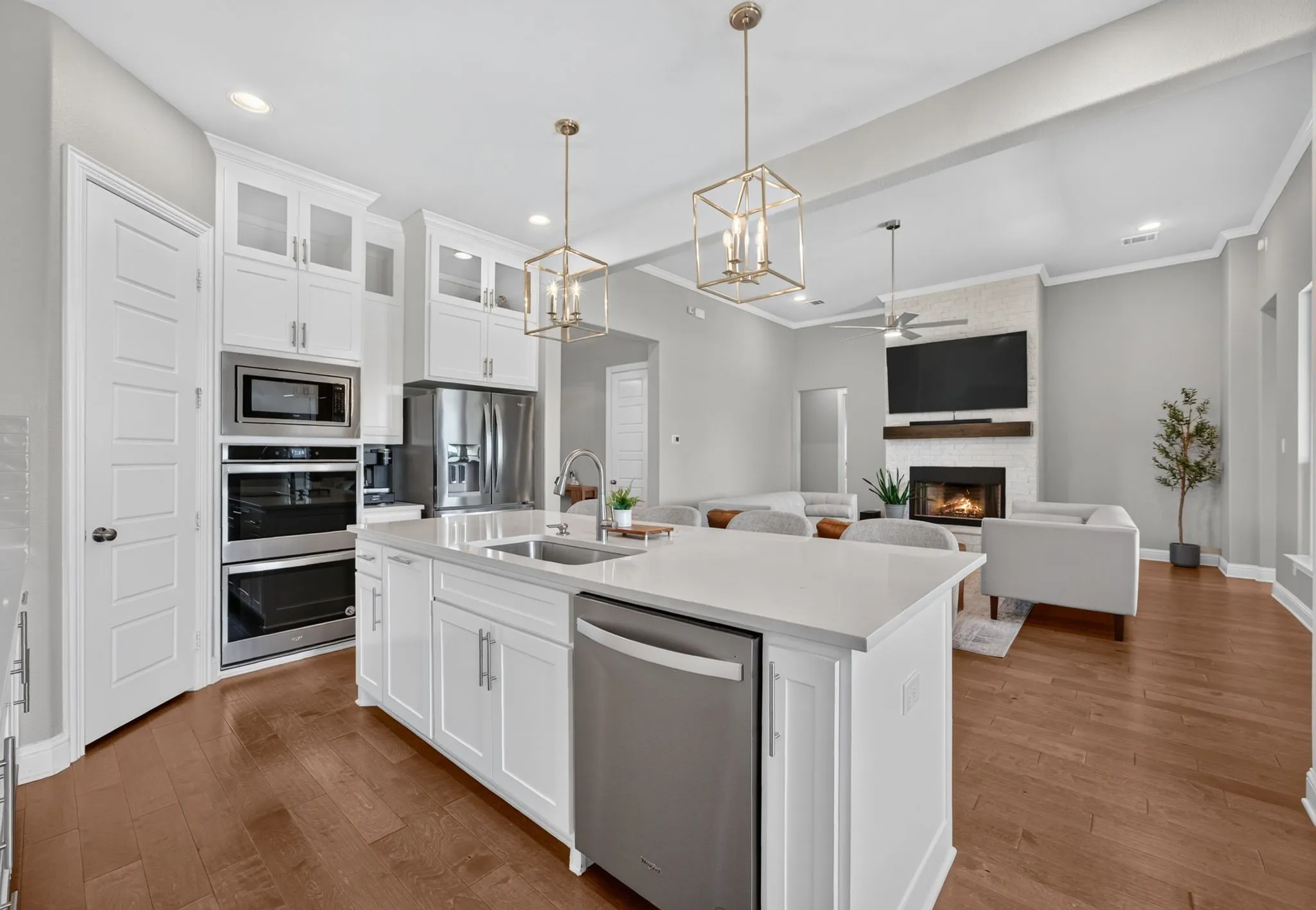 Single Family Residence For Sale in Ellis County , 610 Cimarron Meadows Drive, Waxahachie, Texas 75167, 4 Bedroom, 3 Bathroom, 2 Garage spaces, 2,928 Sqft, built in 2021, mls#21318791, Real Estate Agent in Waxahachie, Homes For Sale in Ellis county, Homes For Sale in Waxahachie, Realtor in Waxahachie Texas, Real Estate Brokerage Independent Realty Texas, Luminita Cordes Realtor