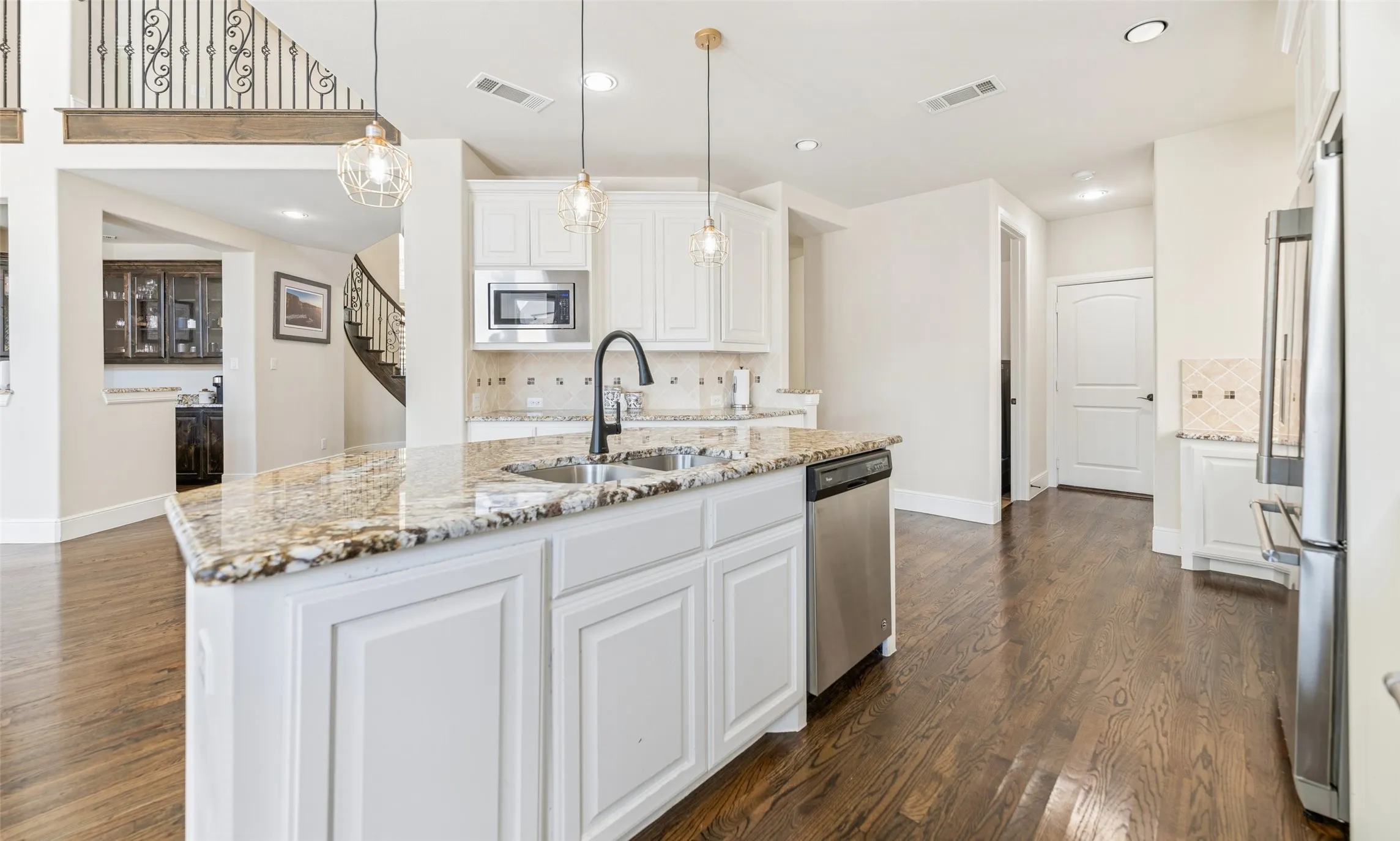Single Family Residence For Sale in Denton County , 2120 Hidalgo Lane, Frisco, Texas 75034, 5 Bedroom, 4 Bathroom, 2 Garage spaces, 4,719 Sqft, built in 2016, mls#21315649, Real Estate Agent in Frisco, Homes For Sale in Denton county, Homes For Sale in Frisco, Realtor in Frisco Texas, Real Estate Brokerage Independent Realty Texas, Luminita Cordes Realtor