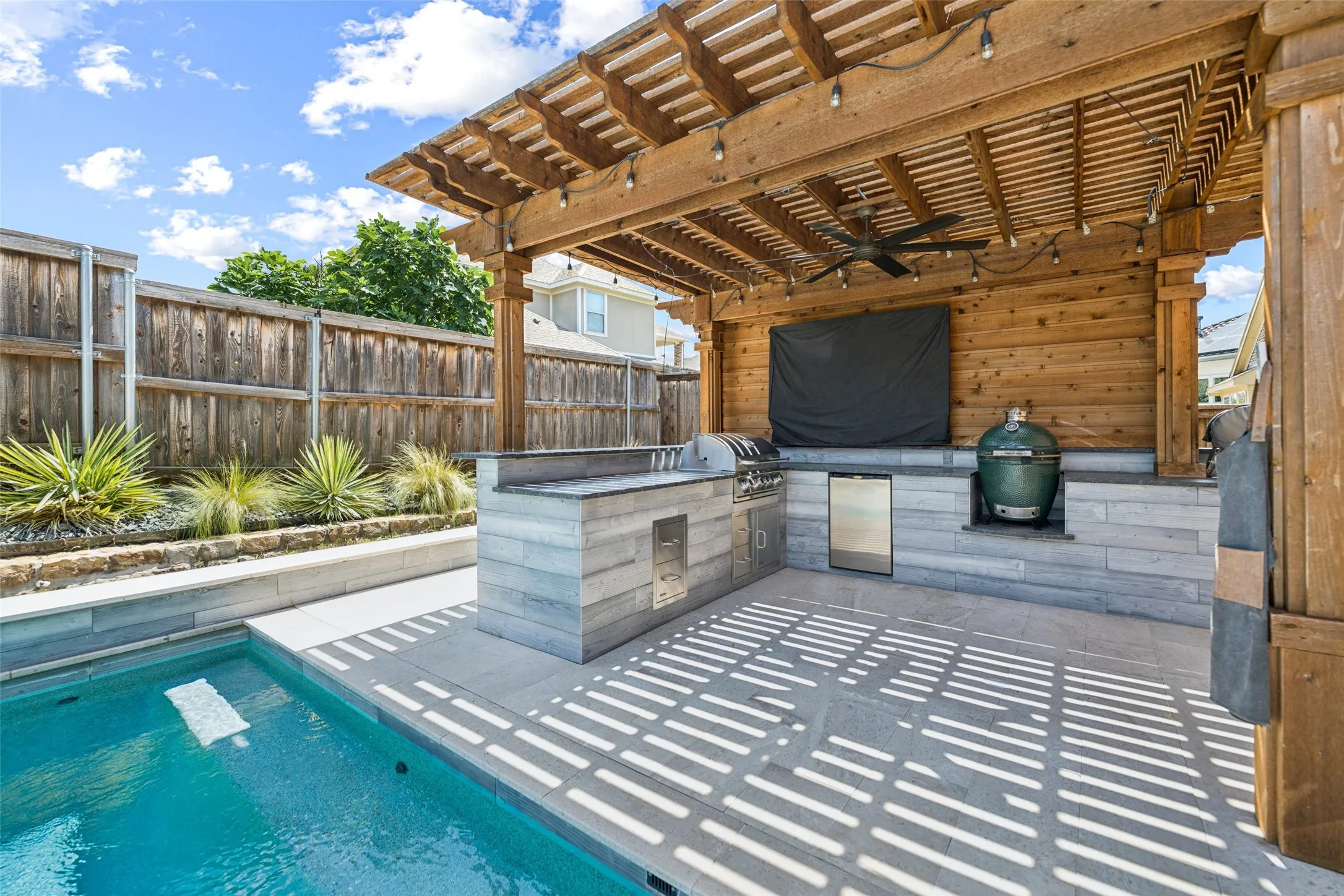 Single Family Residence For Sale in Denton County , 2120 Hidalgo Lane, Frisco, Texas 75034, 5 Bedroom, 4 Bathroom, 2 Garage spaces, 4,719 Sqft, built in 2016, mls#21315649, Real Estate Agent in Frisco, Homes For Sale in Denton county, Homes For Sale in Frisco, Realtor in Frisco Texas, Real Estate Brokerage Independent Realty Texas, Luminita Cordes Realtor