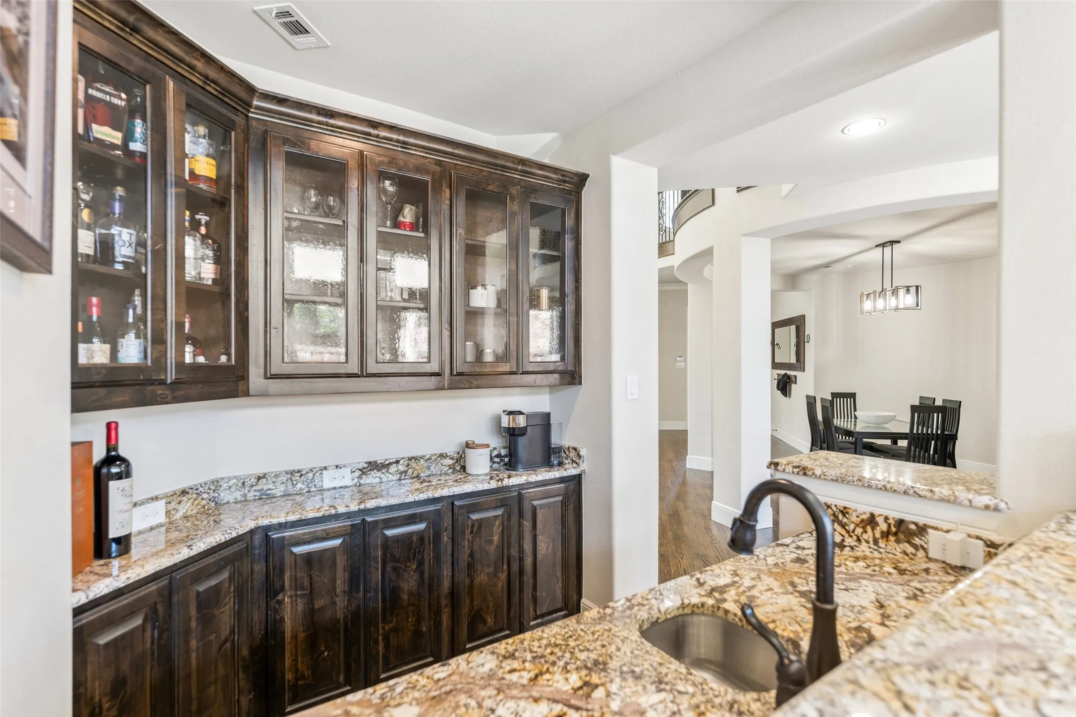 Single Family Residence For Sale in Denton County , 2120 Hidalgo Lane, Frisco, Texas 75034, 5 Bedroom, 4 Bathroom, 2 Garage spaces, 4,719 Sqft, built in 2016, mls#21315649, Real Estate Agent in Frisco, Homes For Sale in Denton county, Homes For Sale in Frisco, Realtor in Frisco Texas, Real Estate Brokerage Independent Realty Texas, Luminita Cordes Realtor