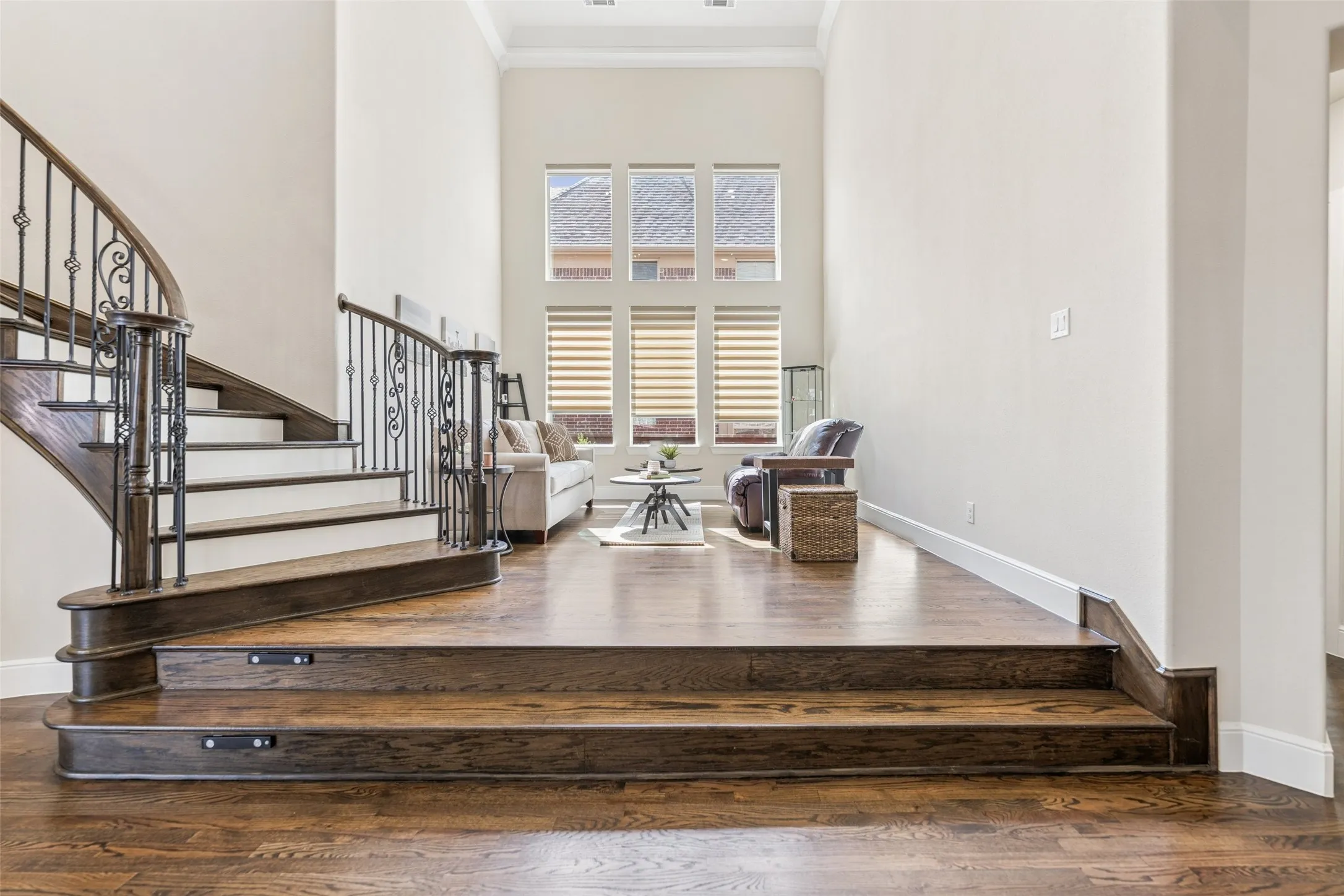 Single Family Residence For Sale in Denton County , 2120 Hidalgo Lane, Frisco, Texas 75034, 5 Bedroom, 4 Bathroom, 2 Garage spaces, 4,719 Sqft, built in 2016, mls#21315649, Real Estate Agent in Frisco, Homes For Sale in Denton county, Homes For Sale in Frisco, Realtor in Frisco Texas, Real Estate Brokerage Independent Realty Texas, Luminita Cordes Realtor