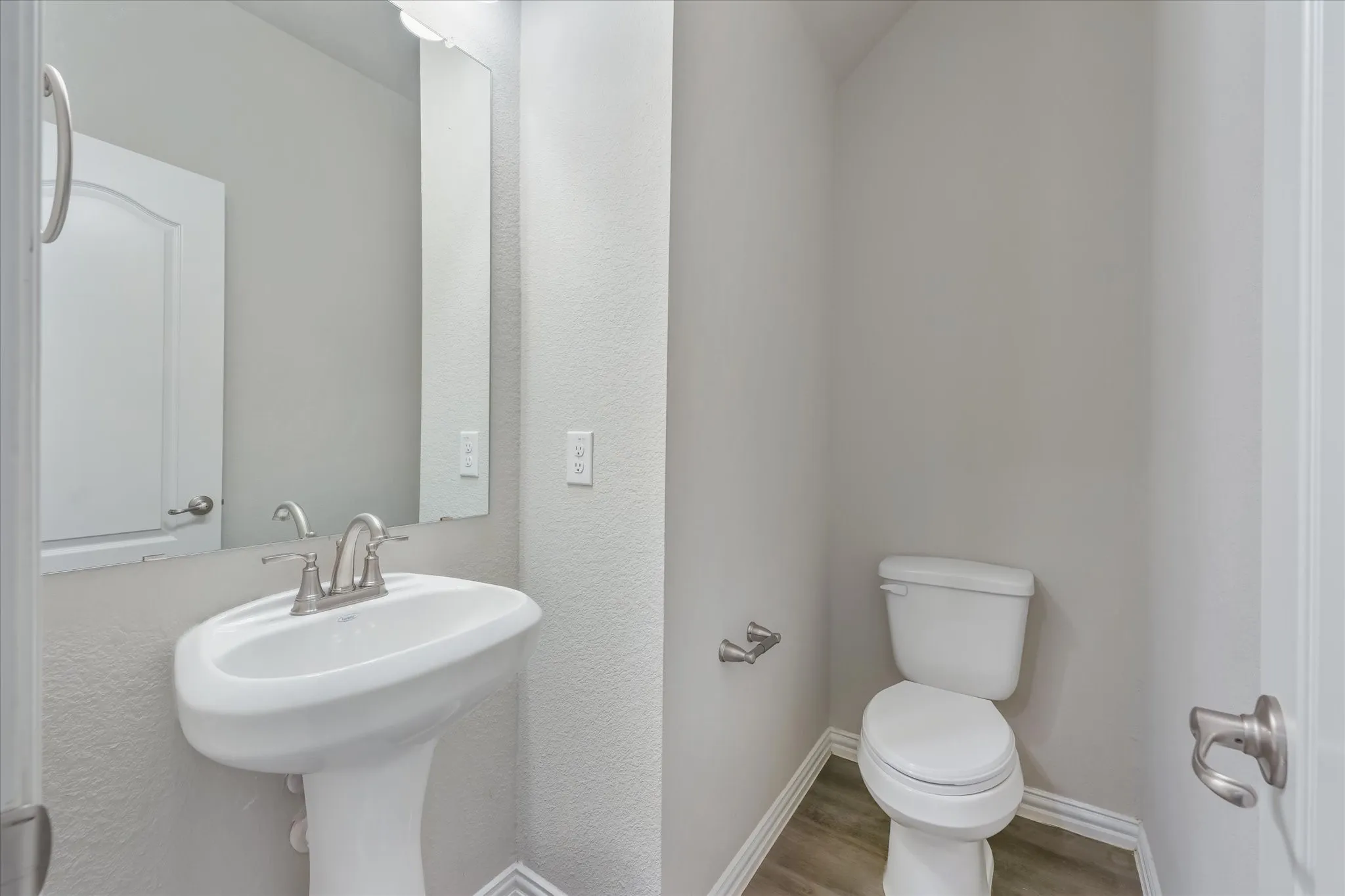 Townhouse For Rent in Denton County , 1274 Alamo Drive, Lewisville, Texas 75077, 3 Bedroom, 3 Bathroom, 2 Garage spaces, 1,804 Sqft, built in 2022, mls#21320411, Real Estate Agent in Lewisville, Homes For Rent in Denton county, Homes For Rent in Lewisville, Realtor in Lewisville Texas, Real Estate Brokerage Independent Realty Texas, Luminita Cordes Realtor