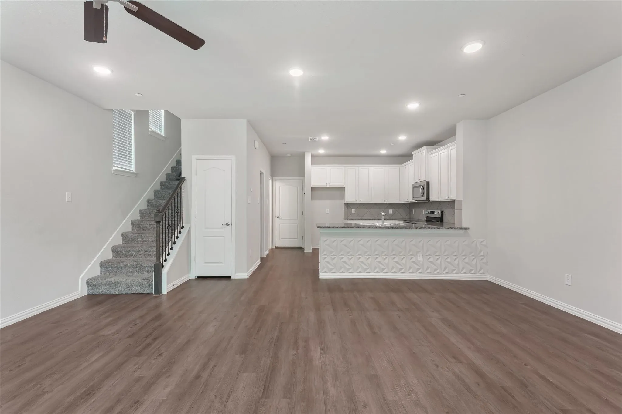 Townhouse For Rent in Denton County , 1274 Alamo Drive, Lewisville, Texas 75077, 3 Bedroom, 3 Bathroom, 2 Garage spaces, 1,804 Sqft, built in 2022, mls#21320411, Real Estate Agent in Lewisville, Homes For Rent in Denton county, Homes For Rent in Lewisville, Realtor in Lewisville Texas, Real Estate Brokerage Independent Realty Texas, Luminita Cordes Realtor