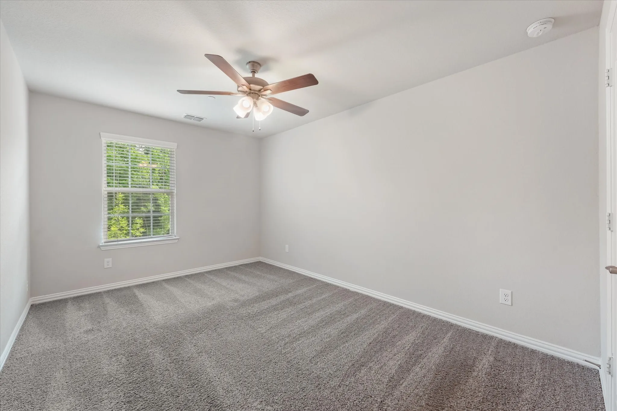 Townhouse For Rent in Denton County , 1274 Alamo Drive, Lewisville, Texas 75077, 3 Bedroom, 3 Bathroom, 2 Garage spaces, 1,804 Sqft, built in 2022, mls#21320411, Real Estate Agent in Lewisville, Homes For Rent in Denton county, Homes For Rent in Lewisville, Realtor in Lewisville Texas, Real Estate Brokerage Independent Realty Texas, Luminita Cordes Realtor