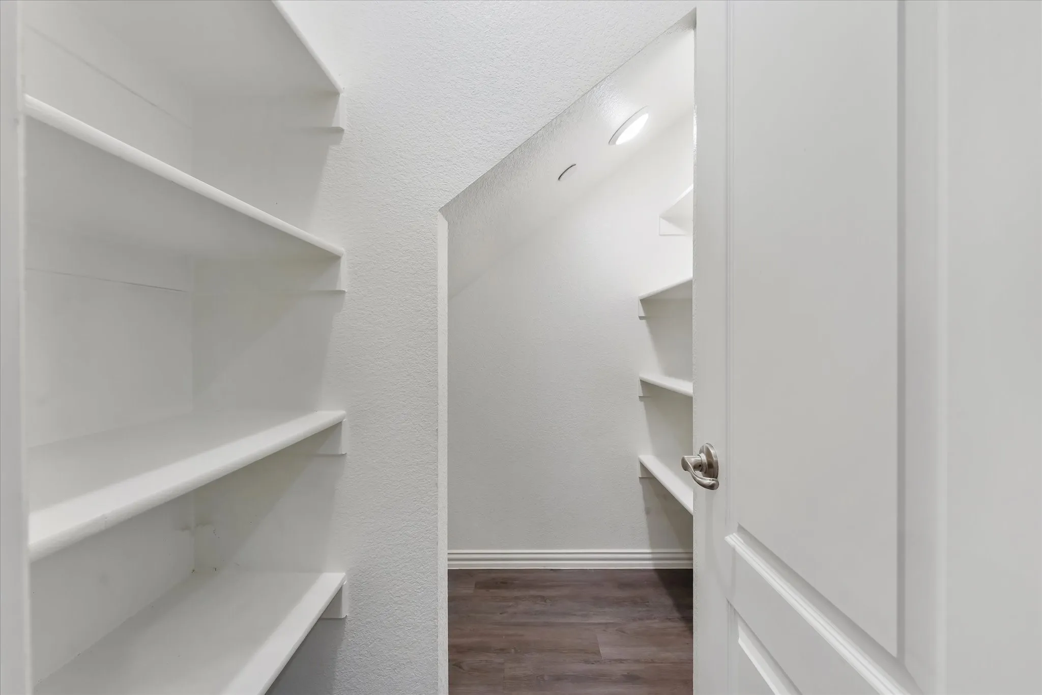 Townhouse For Rent in Denton County , 1274 Alamo Drive, Lewisville, Texas 75077, 3 Bedroom, 3 Bathroom, 2 Garage spaces, 1,804 Sqft, built in 2022, mls#21320411, Real Estate Agent in Lewisville, Homes For Rent in Denton county, Homes For Rent in Lewisville, Realtor in Lewisville Texas, Real Estate Brokerage Independent Realty Texas, Luminita Cordes Realtor