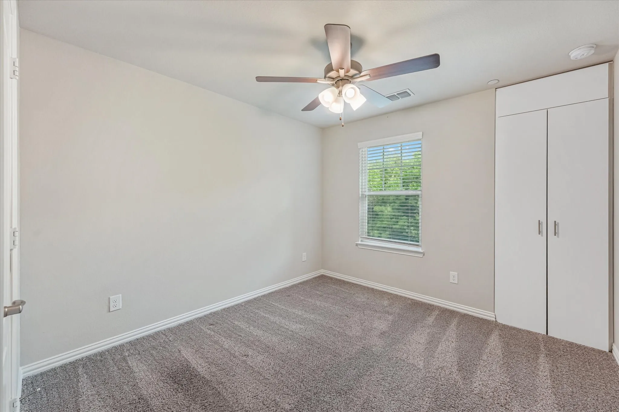 Townhouse For Rent in Denton County , 1274 Alamo Drive, Lewisville, Texas 75077, 3 Bedroom, 3 Bathroom, 2 Garage spaces, 1,804 Sqft, built in 2022, mls#21320411, Real Estate Agent in Lewisville, Homes For Rent in Denton county, Homes For Rent in Lewisville, Realtor in Lewisville Texas, Real Estate Brokerage Independent Realty Texas, Luminita Cordes Realtor