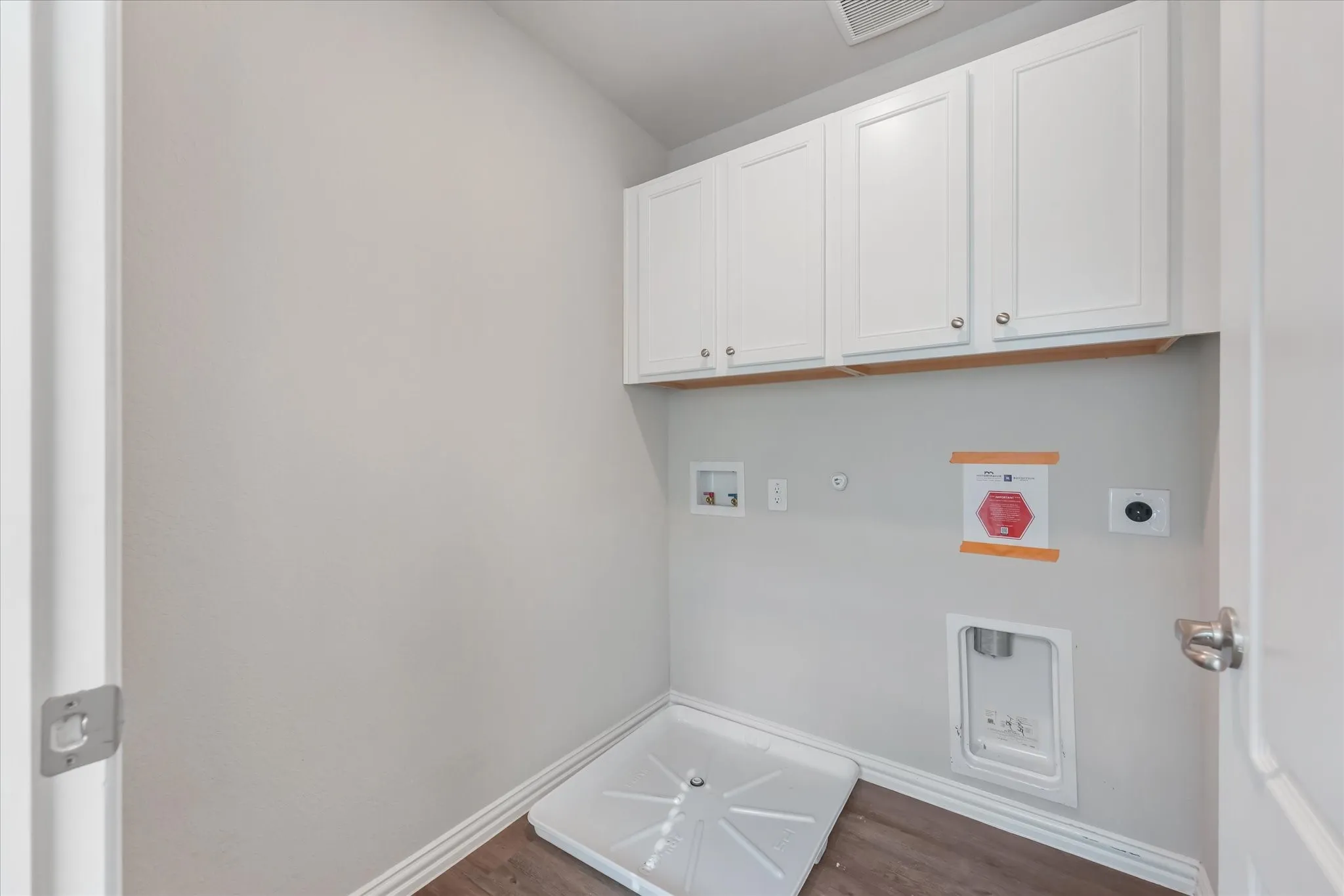 Townhouse For Rent in Denton County , 1274 Alamo Drive, Lewisville, Texas 75077, 3 Bedroom, 3 Bathroom, 2 Garage spaces, 1,804 Sqft, built in 2022, mls#21320411, Real Estate Agent in Lewisville, Homes For Rent in Denton county, Homes For Rent in Lewisville, Realtor in Lewisville Texas, Real Estate Brokerage Independent Realty Texas, Luminita Cordes Realtor