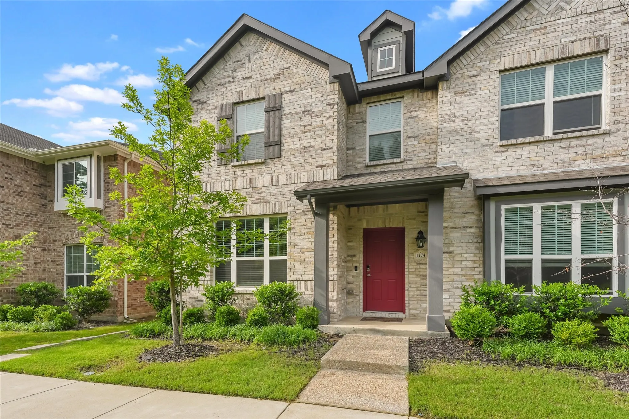 Townhouse For Rent in Denton County , 1274 Alamo Drive, Lewisville, Texas 75077, 3 Bedroom, 3 Bathroom, 2 Garage spaces, 1,804 Sqft, built in 2022, mls#21320411, Real Estate Agent in Lewisville, Homes For Rent in Denton county, Homes For Rent in Lewisville, Realtor in Lewisville Texas, Real Estate Brokerage Independent Realty Texas, Luminita Cordes Realtor