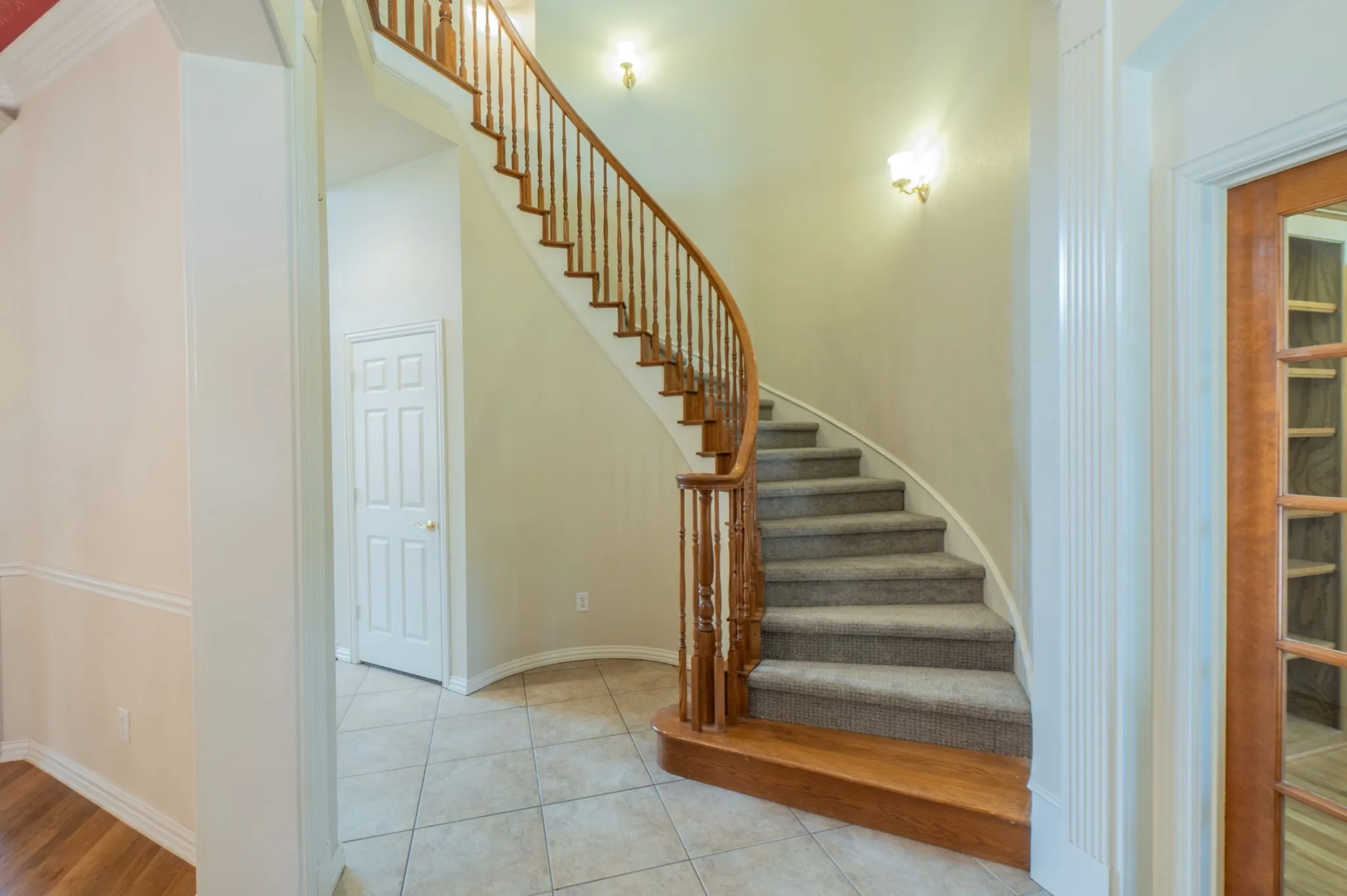 Stunning Curved Stairwell