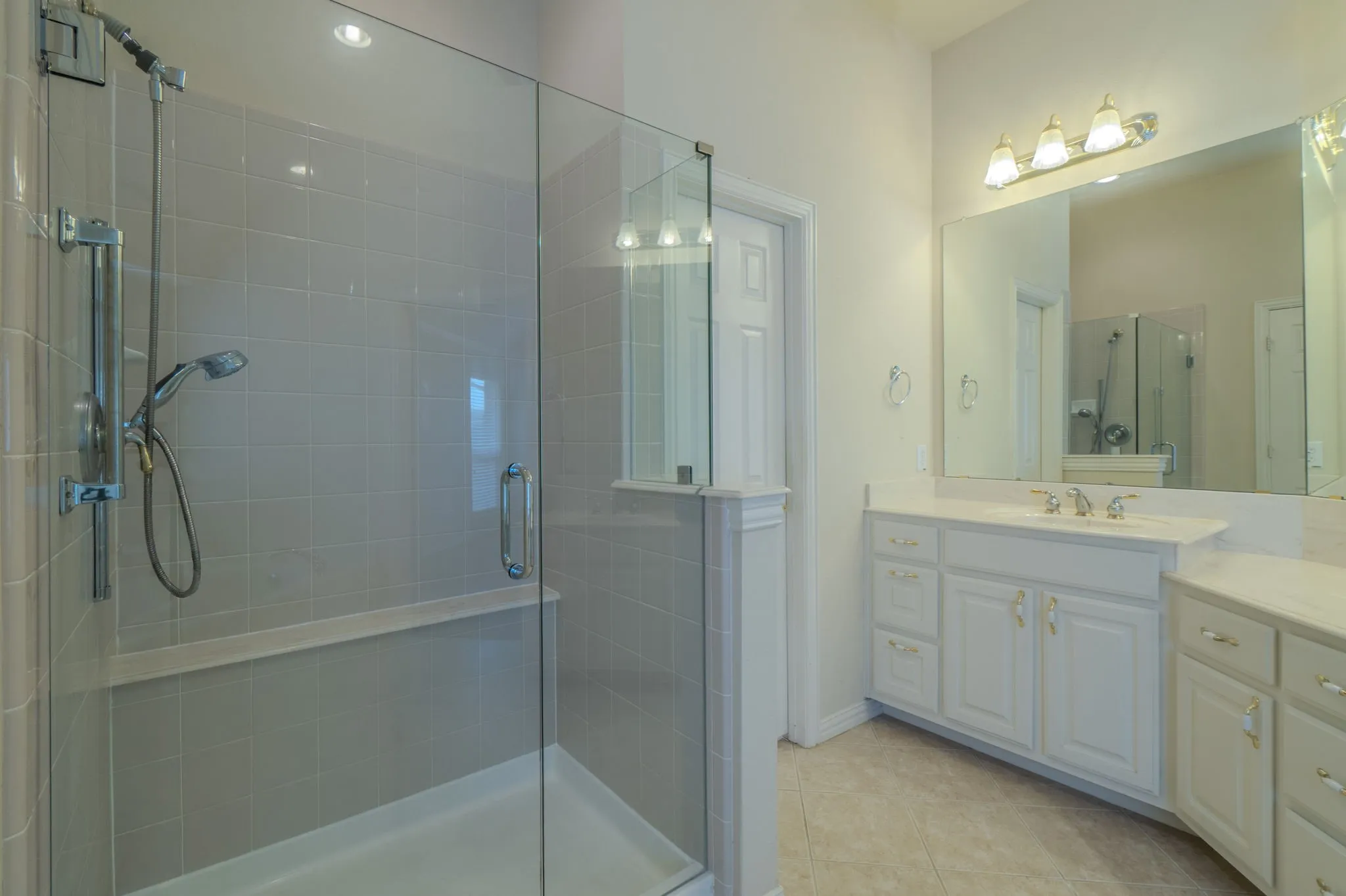 Single Family Residence For Sale in Tarrant County , 904 Ascension Drive, Hurst, Texas 76053, 4 Bedroom, 4 Bathroom, 2 Garage spaces, 3,243 Sqft, built in 2002, mls#21320546, Real Estate Agent in Hurst, Homes For Sale in Tarrant county, Homes For Sale in Hurst, Realtor in Hurst Texas, Real Estate Brokerage Independent Realty Texas, Luminita Cordes Realtor