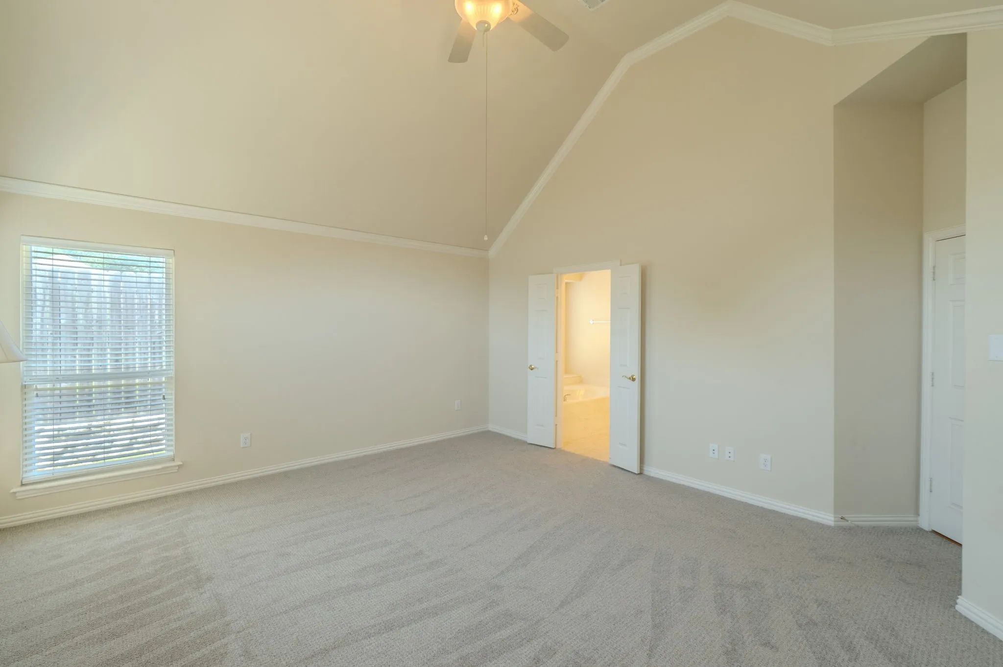 Single Family Residence For Sale in Tarrant County , 904 Ascension Drive, Hurst, Texas 76053, 4 Bedroom, 4 Bathroom, 2 Garage spaces, 3,243 Sqft, built in 2002, mls#21320546, Real Estate Agent in Hurst, Homes For Sale in Tarrant county, Homes For Sale in Hurst, Realtor in Hurst Texas, Real Estate Brokerage Independent Realty Texas, Luminita Cordes Realtor