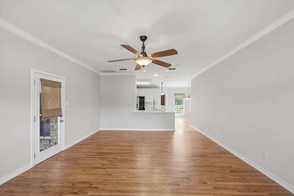 Single Family Residence For Sale in Parker County , 116 River Creek Lane, Aledo, Texas 76008, 4 Bedroom, 3 Bathroom, 3 Garage spaces, 2,875 Sqft, built in 1999, mls#21296877, Real Estate Agent in Aledo, Homes For Sale in Parker county, Homes For Sale in Aledo, Realtor in Aledo Texas, Real Estate Brokerage Independent Realty Texas, Luminita Cordes Realtor
