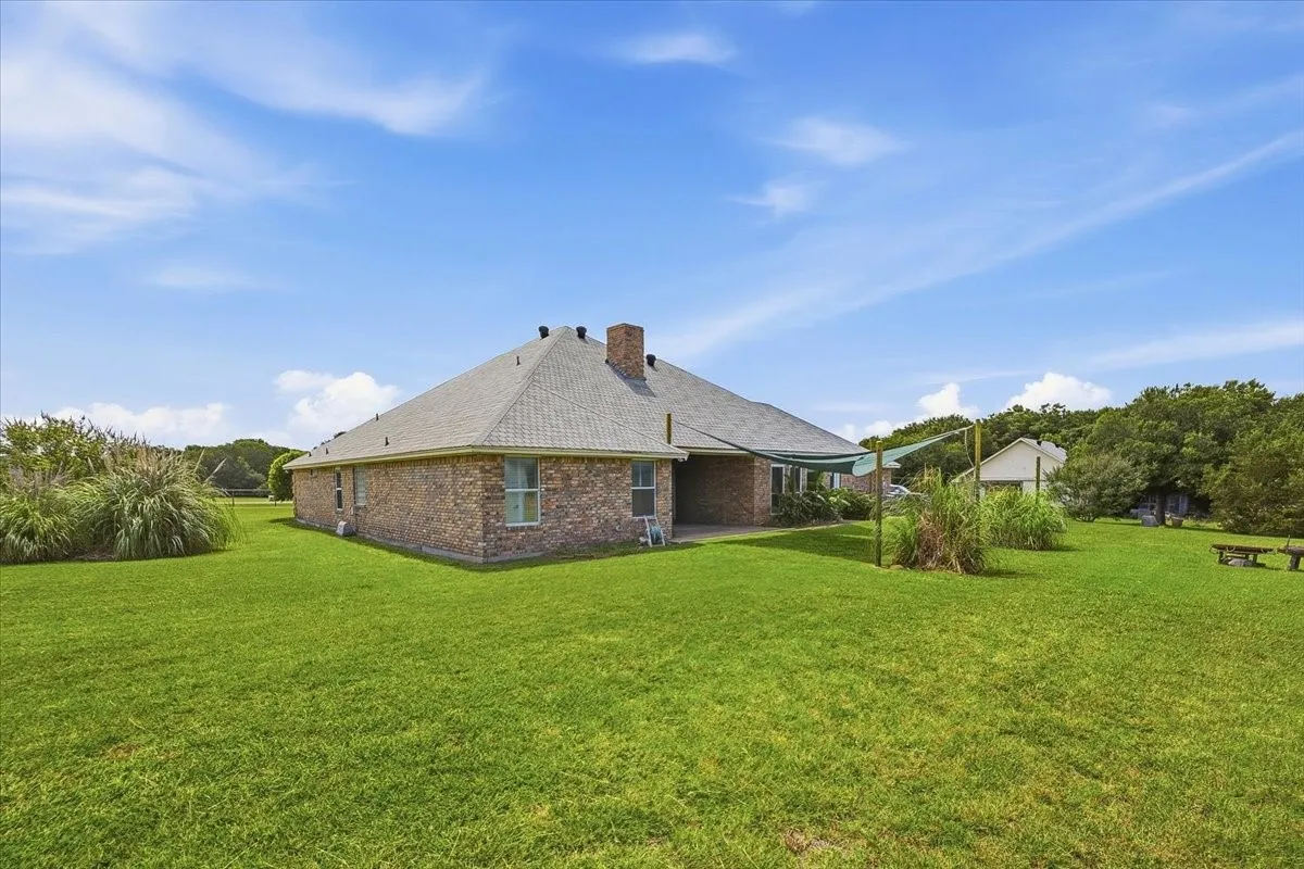 Single Family Residence For Sale in Parker County , 116 River Creek Lane, Aledo, Texas 76008, 4 Bedroom, 3 Bathroom, 3 Garage spaces, 2,875 Sqft, built in 1999, mls#21296877, Real Estate Agent in Aledo, Homes For Sale in Parker county, Homes For Sale in Aledo, Realtor in Aledo Texas, Real Estate Brokerage Independent Realty Texas, Luminita Cordes Realtor