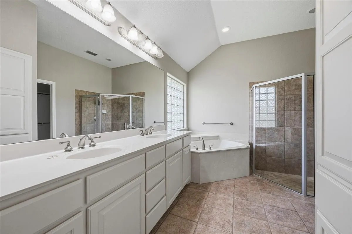 Single Family Residence For Sale in Parker County , 116 River Creek Lane, Aledo, Texas 76008, 4 Bedroom, 3 Bathroom, 3 Garage spaces, 2,875 Sqft, built in 1999, mls#21296877, Real Estate Agent in Aledo, Homes For Sale in Parker county, Homes For Sale in Aledo, Realtor in Aledo Texas, Real Estate Brokerage Independent Realty Texas, Luminita Cordes Realtor