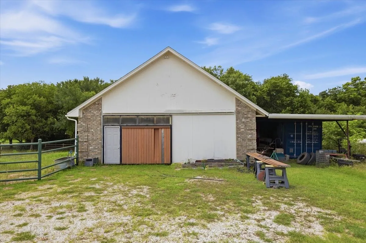 Single Family Residence For Sale in Parker County , 116 River Creek Lane, Aledo, Texas 76008, 4 Bedroom, 3 Bathroom, 3 Garage spaces, 2,875 Sqft, built in 1999, mls#21296877, Real Estate Agent in Aledo, Homes For Sale in Parker county, Homes For Sale in Aledo, Realtor in Aledo Texas, Real Estate Brokerage Independent Realty Texas, Luminita Cordes Realtor