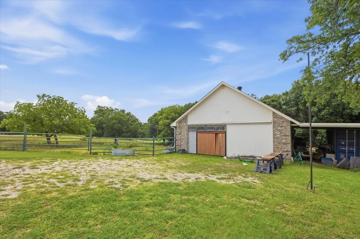 Single Family Residence For Sale in Parker County , 116 River Creek Lane, Aledo, Texas 76008, 4 Bedroom, 3 Bathroom, 3 Garage spaces, 2,875 Sqft, built in 1999, mls#21296877, Real Estate Agent in Aledo, Homes For Sale in Parker county, Homes For Sale in Aledo, Realtor in Aledo Texas, Real Estate Brokerage Independent Realty Texas, Luminita Cordes Realtor