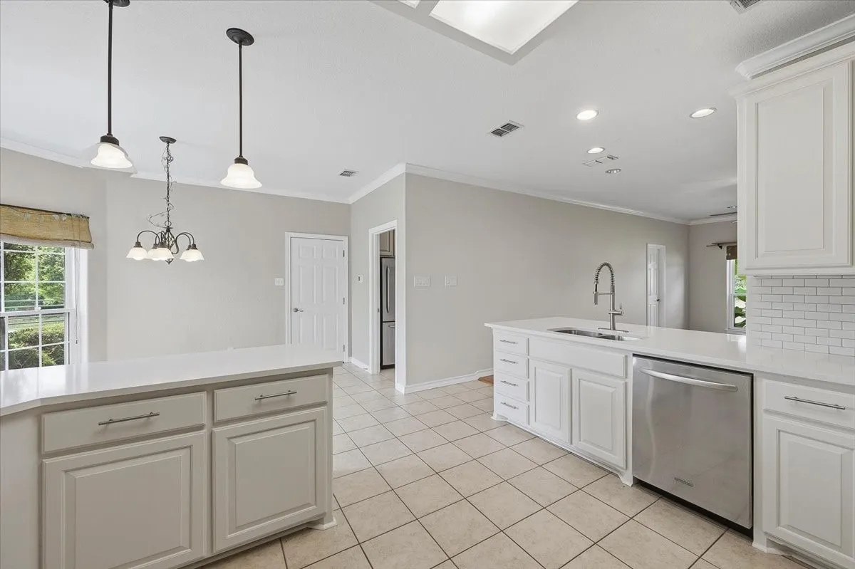 Single Family Residence For Sale in Parker County , 116 River Creek Lane, Aledo, Texas 76008, 4 Bedroom, 3 Bathroom, 3 Garage spaces, 2,875 Sqft, built in 1999, mls#21296877, Real Estate Agent in Aledo, Homes For Sale in Parker county, Homes For Sale in Aledo, Realtor in Aledo Texas, Real Estate Brokerage Independent Realty Texas, Luminita Cordes Realtor