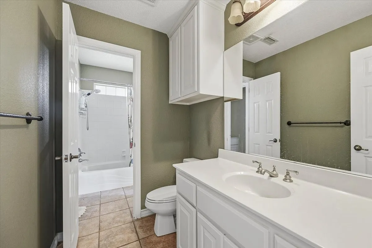 Single Family Residence For Sale in Parker County , 116 River Creek Lane, Aledo, Texas 76008, 4 Bedroom, 3 Bathroom, 3 Garage spaces, 2,875 Sqft, built in 1999, mls#21296877, Real Estate Agent in Aledo, Homes For Sale in Parker county, Homes For Sale in Aledo, Realtor in Aledo Texas, Real Estate Brokerage Independent Realty Texas, Luminita Cordes Realtor