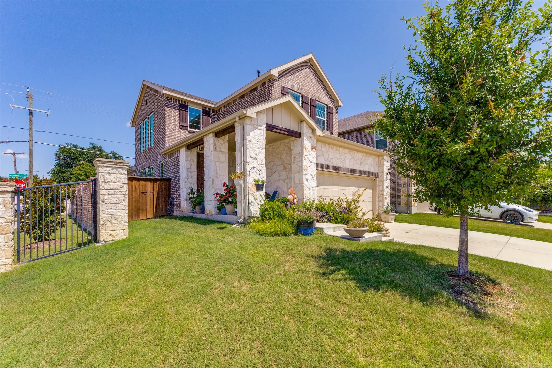Single Family Residence For Sale in Dallas County , 7320 Sheboygan Avenue, Dallas, Texas 75228, 3 Bedroom, 3 Bathroom, 2 Garage spaces, 1,700 Sqft, built in 2023, mls#21319042, Real Estate Agent in Dallas, Homes For Sale in Dallas county, Homes For Sale in Dallas, Realtor in Dallas Texas, Real Estate Brokerage Independent Realty Texas, Luminita Cordes Realtor