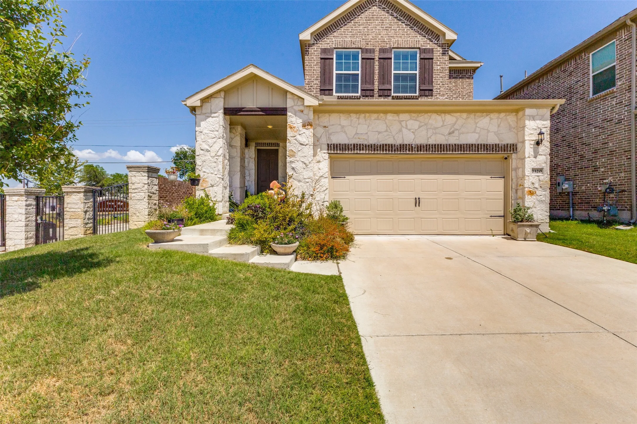 Single Family Residence For Sale in Dallas County , 7320 Sheboygan Avenue, Dallas, Texas 75228, 3 Bedroom, 3 Bathroom, 2 Garage spaces, 1,700 Sqft, built in 2023, mls#21319042, Real Estate Agent in Dallas, Homes For Sale in Dallas county, Homes For Sale in Dallas, Realtor in Dallas Texas, Real Estate Brokerage Independent Realty Texas, Luminita Cordes Realtor