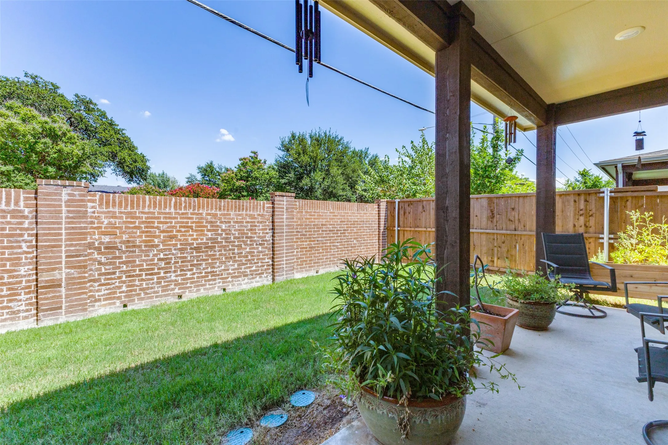 Single Family Residence For Sale in Dallas County , 7320 Sheboygan Avenue, Dallas, Texas 75228, 3 Bedroom, 3 Bathroom, 2 Garage spaces, 1,700 Sqft, built in 2023, mls#21319042, Real Estate Agent in Dallas, Homes For Sale in Dallas county, Homes For Sale in Dallas, Realtor in Dallas Texas, Real Estate Brokerage Independent Realty Texas, Luminita Cordes Realtor