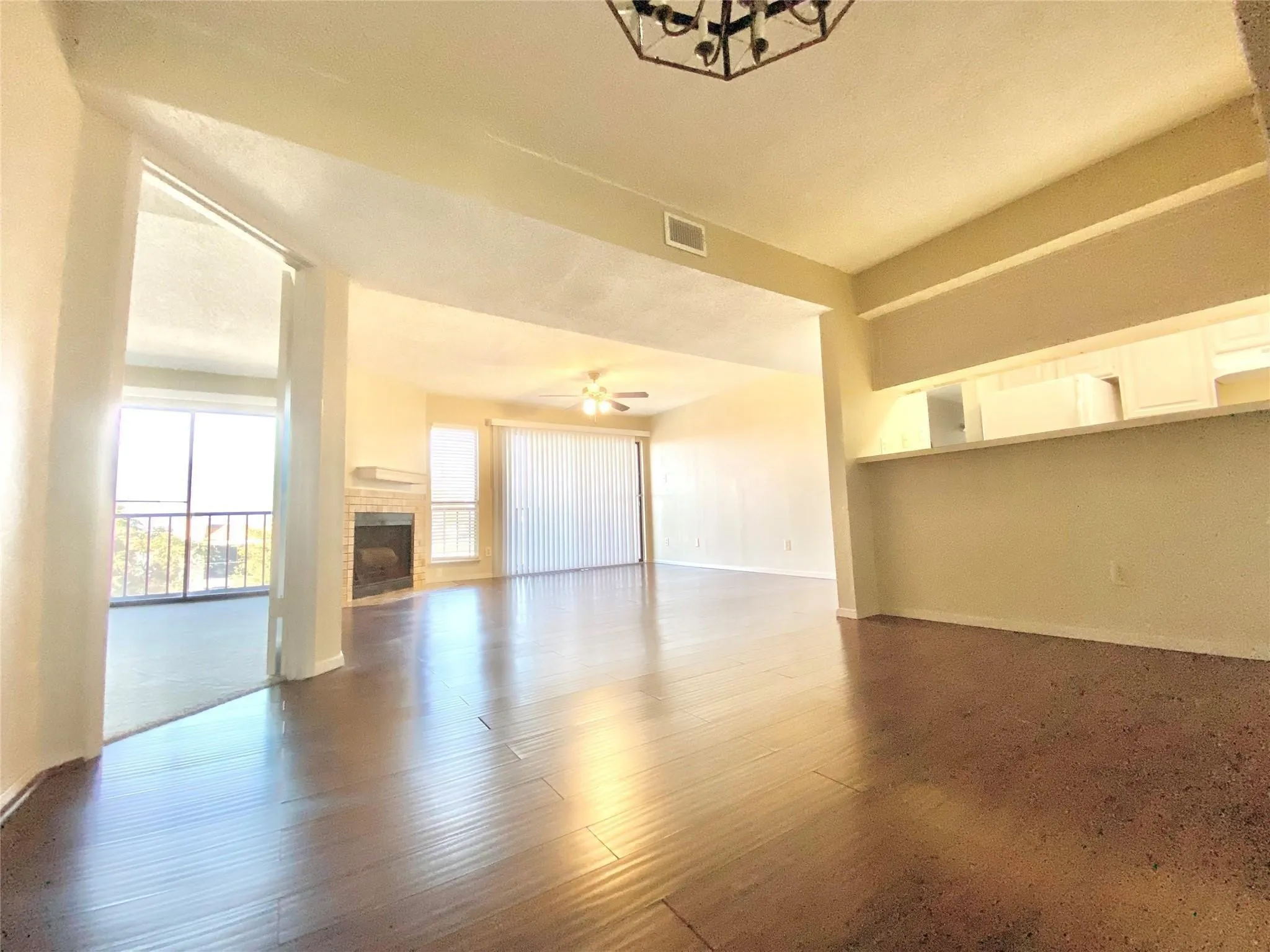 Condominium For Rent in Dallas County , 11460 Audelia Road 388, Dallas, Texas 75243, 3 Bedroom, 2 Bathroom, Garage spaces, 1,237 Sqft, built in 1980, mls#21320588, Real Estate Agent in Dallas, Homes For Rent in Dallas county, Homes For Rent in Dallas, Realtor in Dallas Texas, Real Estate Brokerage Independent Realty Texas, Luminita Cordes Realtor