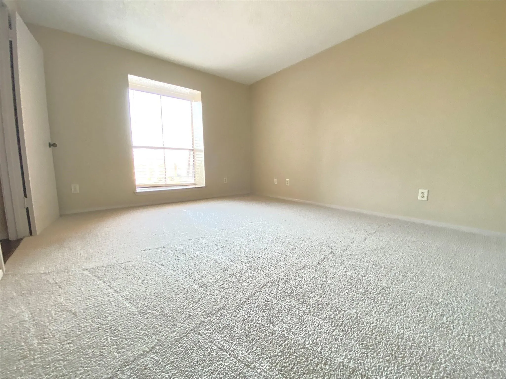 Condominium For Rent in Dallas County , 11460 Audelia Road 388, Dallas, Texas 75243, 3 Bedroom, 2 Bathroom, Garage spaces, 1,237 Sqft, built in 1980, mls#21320588, Real Estate Agent in Dallas, Homes For Rent in Dallas county, Homes For Rent in Dallas, Realtor in Dallas Texas, Real Estate Brokerage Independent Realty Texas, Luminita Cordes Realtor