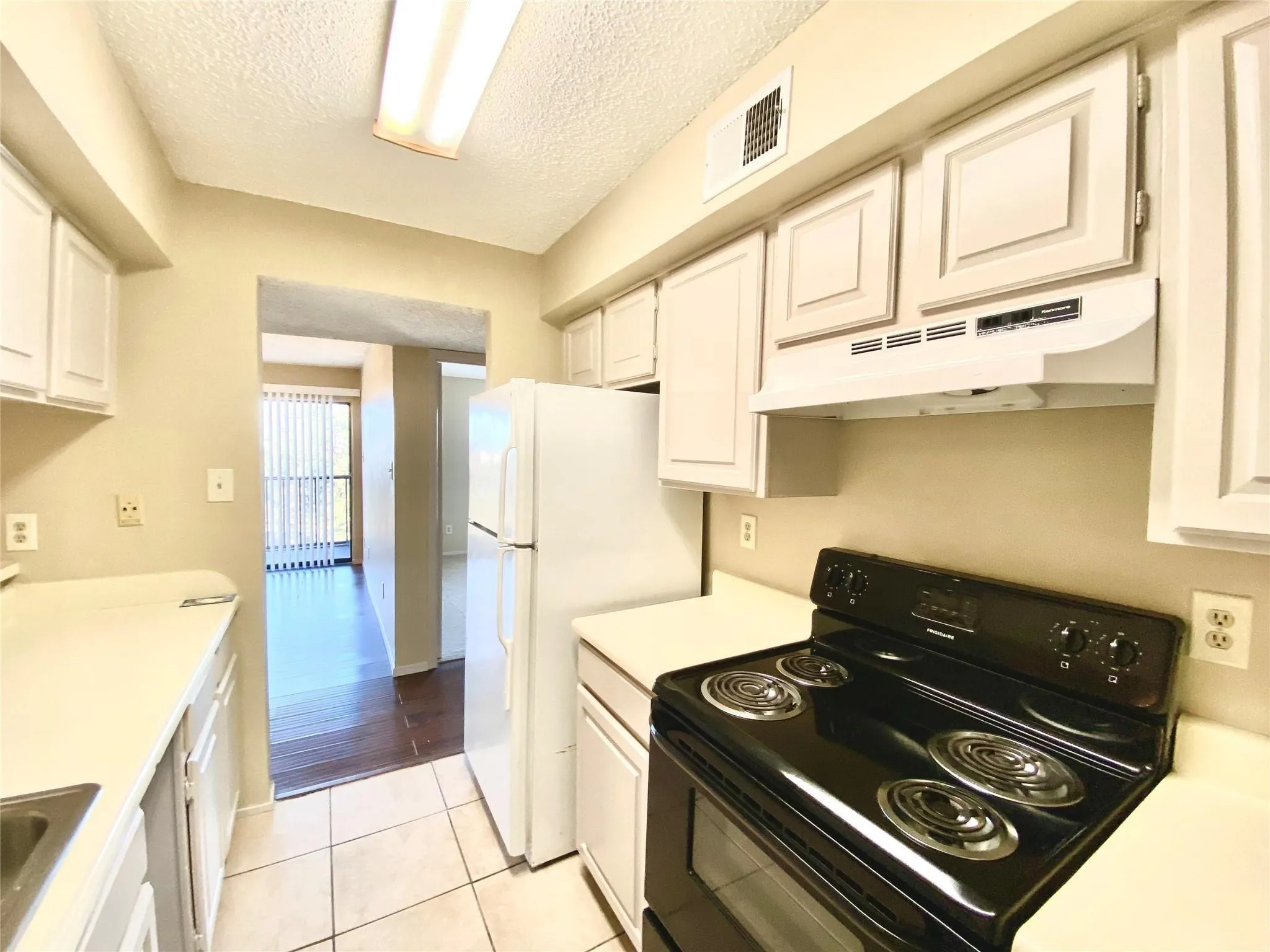 Condominium For Rent in Dallas County , 11460 Audelia Road 388, Dallas, Texas 75243, 3 Bedroom, 2 Bathroom, Garage spaces, 1,237 Sqft, built in 1980, mls#21320588, Real Estate Agent in Dallas, Homes For Rent in Dallas county, Homes For Rent in Dallas, Realtor in Dallas Texas, Real Estate Brokerage Independent Realty Texas, Luminita Cordes Realtor