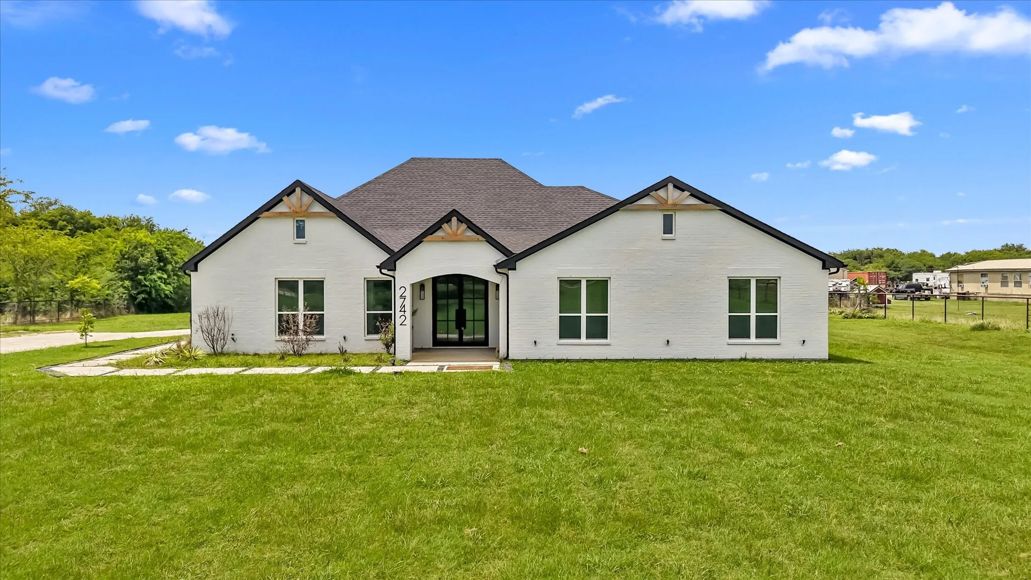 Single Family Residence For Sale in Kaufman County , 2742 Sundown Drive, Kaufman, Texas 75142, 4 Bedroom, 3 Bathroom, 2 Garage spaces, 2,484 Sqft, built in 2023, mls#21320553, Real Estate Agent in Kaufman, Homes For Sale in Kaufman county, Homes For Sale in Kaufman, Realtor in Kaufman Texas, Real Estate Brokerage Independent Realty Texas, Luminita Cordes Realtor
