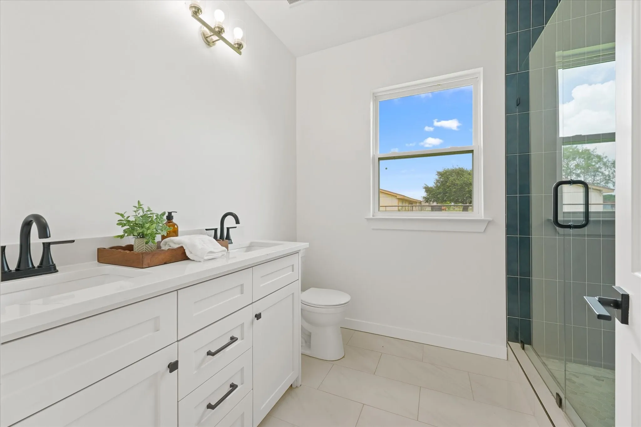 Single Family Residence For Sale in Kaufman County , 2742 Sundown Drive, Kaufman, Texas 75142, 4 Bedroom, 3 Bathroom, 2 Garage spaces, 2,484 Sqft, built in 2023, mls#21320553, Real Estate Agent in Kaufman, Homes For Sale in Kaufman county, Homes For Sale in Kaufman, Realtor in Kaufman Texas, Real Estate Brokerage Independent Realty Texas, Luminita Cordes Realtor