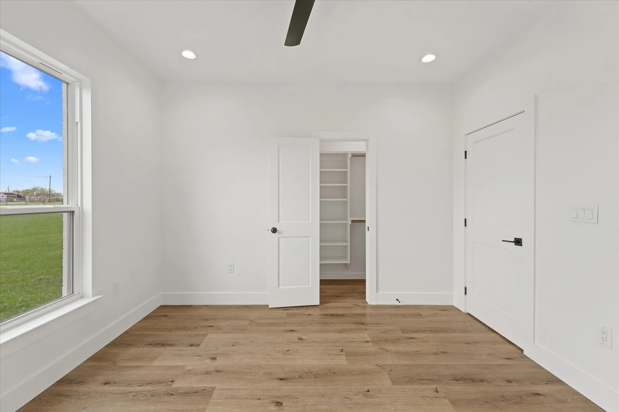 Single Family Residence For Sale in Kaufman County , 2742 Sundown Drive, Kaufman, Texas 75142, 4 Bedroom, 3 Bathroom, 2 Garage spaces, 2,484 Sqft, built in 2023, mls#21320553, Real Estate Agent in Kaufman, Homes For Sale in Kaufman county, Homes For Sale in Kaufman, Realtor in Kaufman Texas, Real Estate Brokerage Independent Realty Texas, Luminita Cordes Realtor