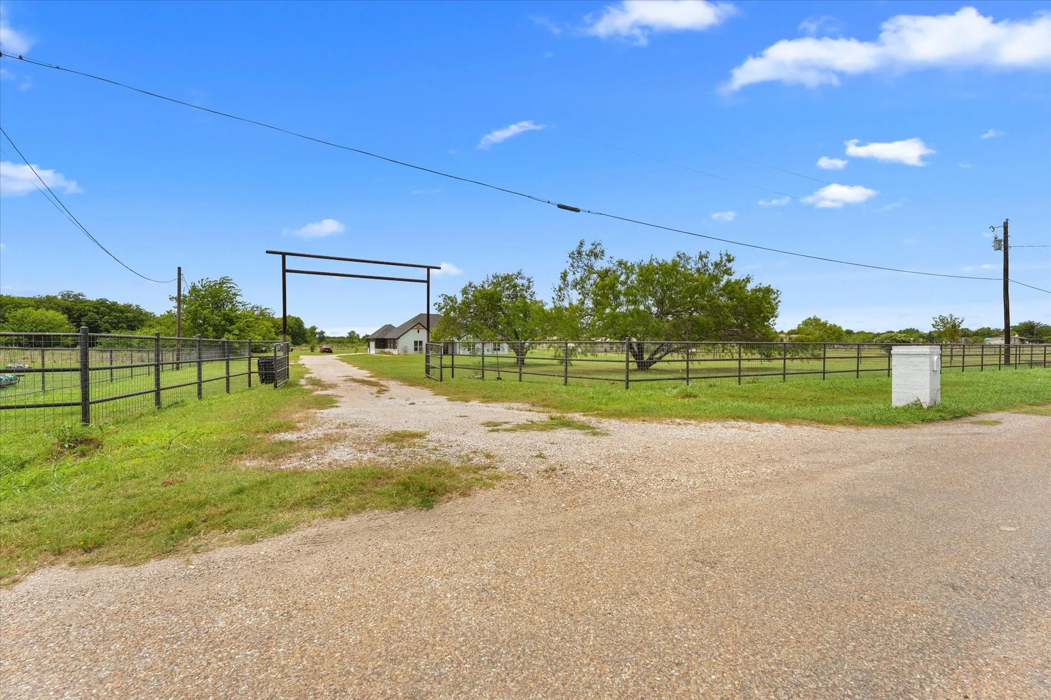 Single Family Residence For Sale in Kaufman County , 2742 Sundown Drive, Kaufman, Texas 75142, 4 Bedroom, 3 Bathroom, 2 Garage spaces, 2,484 Sqft, built in 2023, mls#21320553, Real Estate Agent in Kaufman, Homes For Sale in Kaufman county, Homes For Sale in Kaufman, Realtor in Kaufman Texas, Real Estate Brokerage Independent Realty Texas, Luminita Cordes Realtor