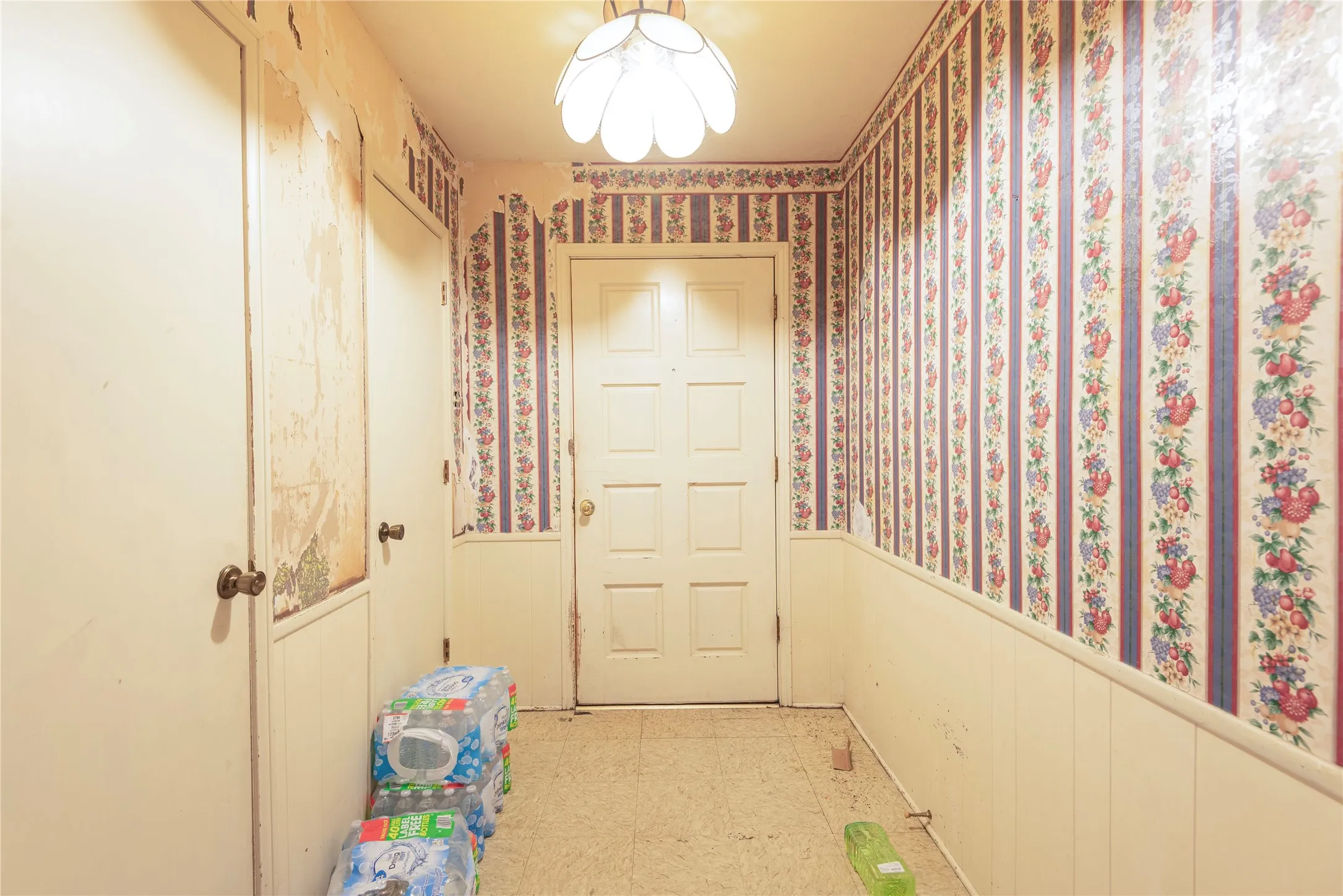 Single Family Residence For Sale in Collin County , 9170 Dogwood Street, Frisco, Texas 75033, 3 Bedroom, 2 Bathroom, Garage spaces, 2,424 Sqft, built in 1975, mls#21319047, Real Estate Agent in Frisco, Homes For Sale in Collin county, Homes For Sale in Frisco, Realtor in Frisco Texas, Real Estate Brokerage Independent Realty Texas, Luminita Cordes Realtor