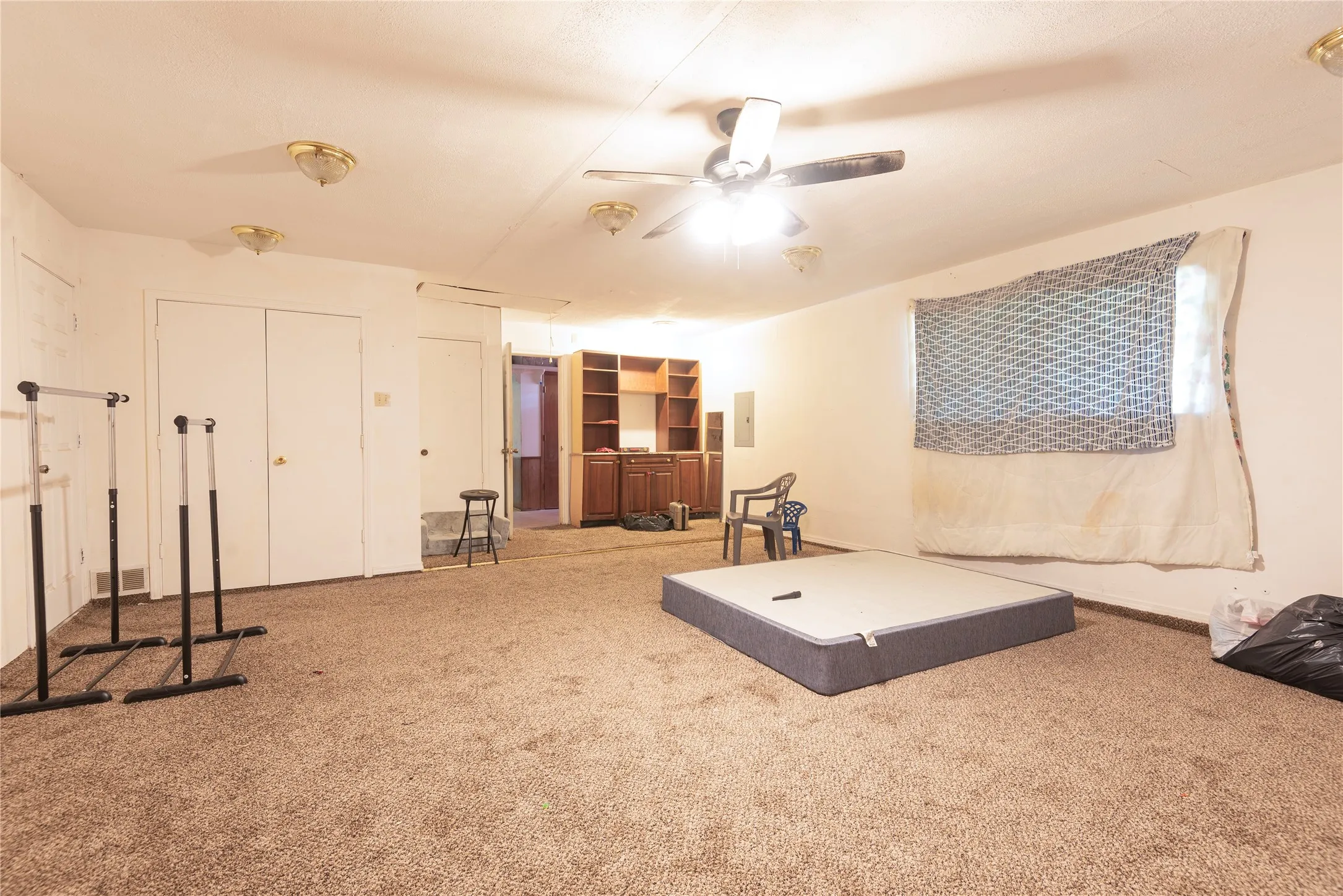 Single Family Residence For Sale in Collin County , 9170 Dogwood Street, Frisco, Texas 75033, 3 Bedroom, 2 Bathroom, Garage spaces, 2,424 Sqft, built in 1975, mls#21319047, Real Estate Agent in Frisco, Homes For Sale in Collin county, Homes For Sale in Frisco, Realtor in Frisco Texas, Real Estate Brokerage Independent Realty Texas, Luminita Cordes Realtor