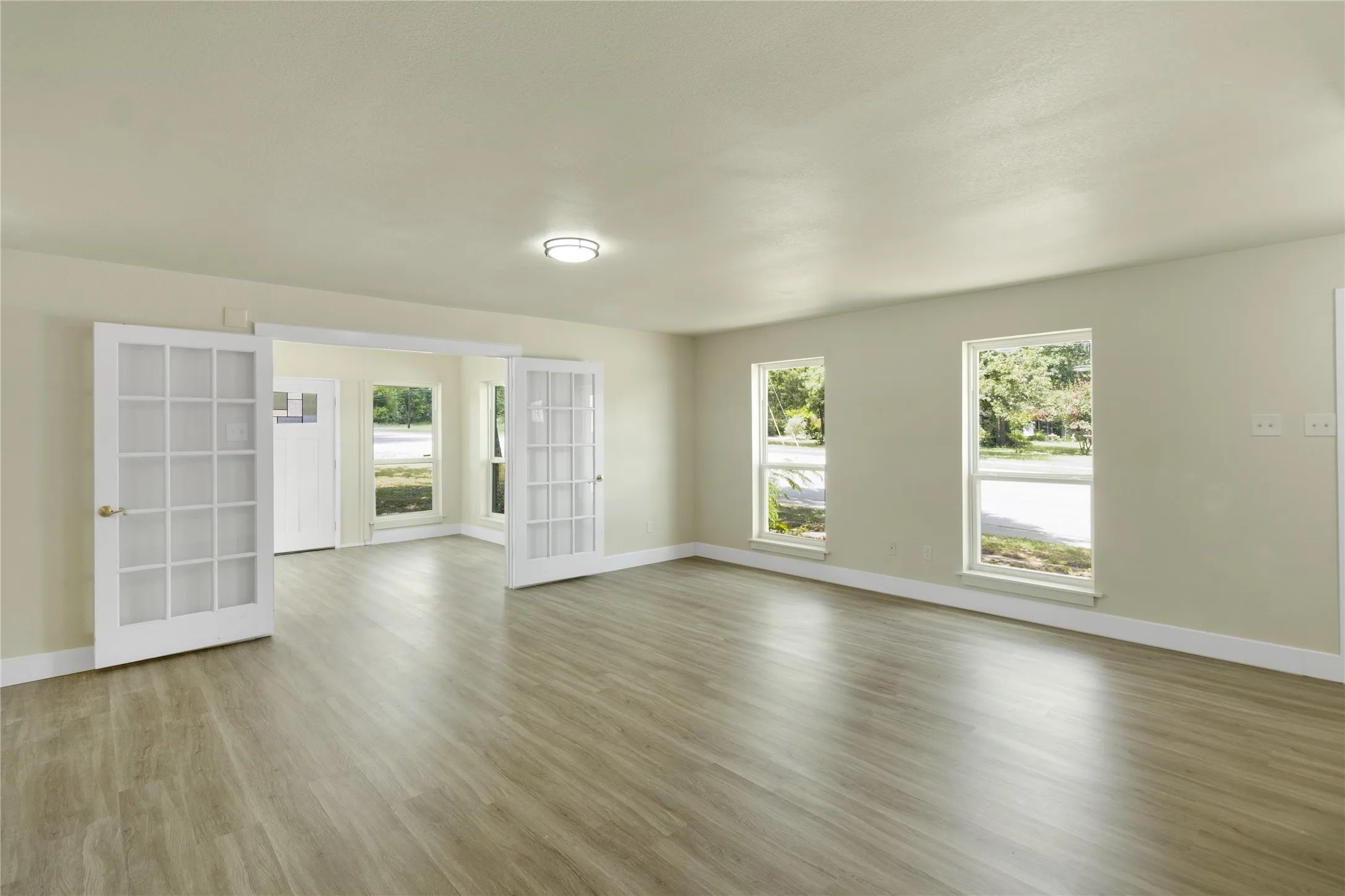 Single Family Residence For Sale in Tarrant County , 6112 W Poly Webb Road, Arlington, Texas 76016, 4 Bedroom, 3 Bathroom, 2 Garage spaces, 2,776 Sqft, built in 1988, mls#21320589, Real Estate Agent in Arlington, Homes For Sale in Tarrant county, Homes For Sale in Arlington, Realtor in Arlington Texas, Real Estate Brokerage Independent Realty Texas, Luminita Cordes Realtor