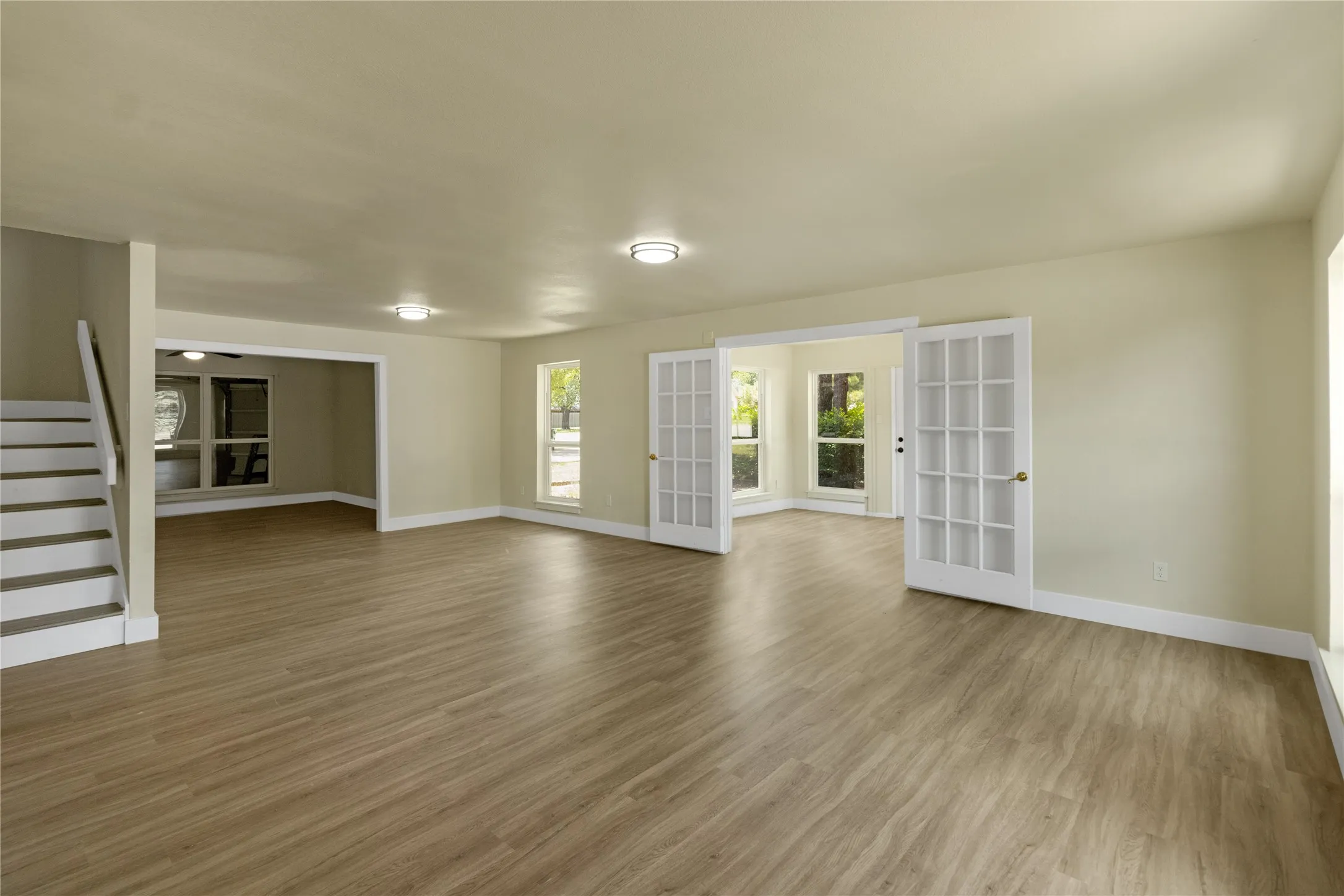 Single Family Residence For Sale in Tarrant County , 6112 W Poly Webb Road, Arlington, Texas 76016, 4 Bedroom, 3 Bathroom, 2 Garage spaces, 2,776 Sqft, built in 1988, mls#21320589, Real Estate Agent in Arlington, Homes For Sale in Tarrant county, Homes For Sale in Arlington, Realtor in Arlington Texas, Real Estate Brokerage Independent Realty Texas, Luminita Cordes Realtor