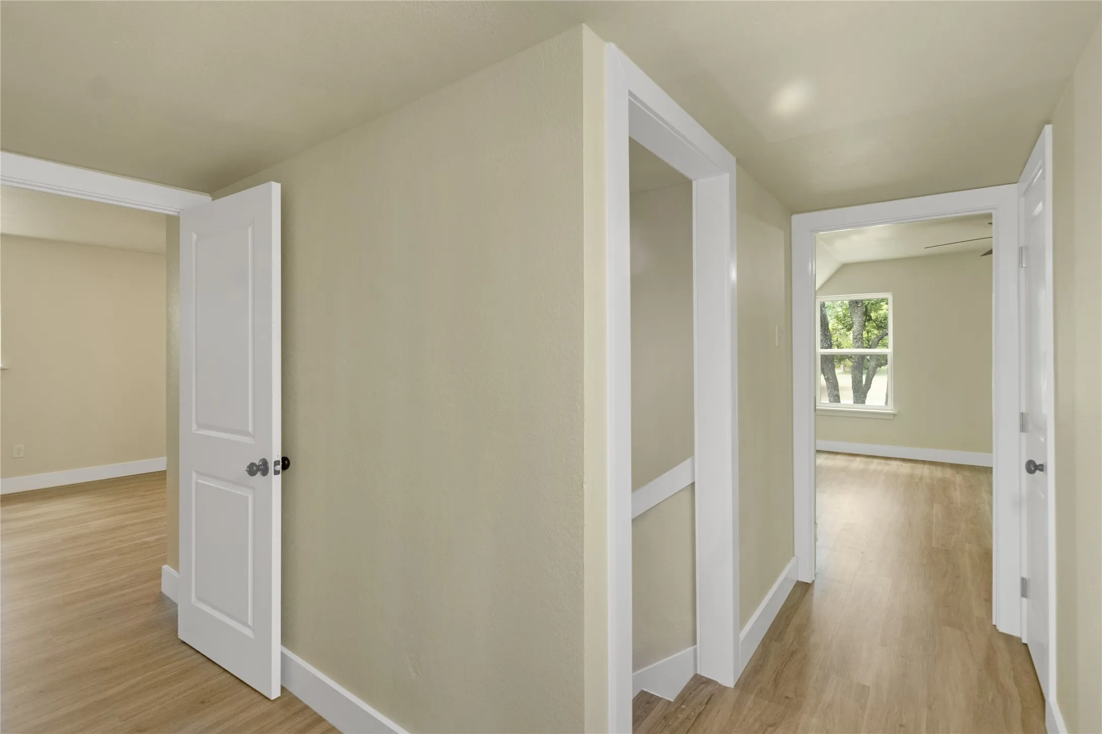 Single Family Residence For Sale in Tarrant County , 6112 W Poly Webb Road, Arlington, Texas 76016, 4 Bedroom, 3 Bathroom, 2 Garage spaces, 2,776 Sqft, built in 1988, mls#21320589, Real Estate Agent in Arlington, Homes For Sale in Tarrant county, Homes For Sale in Arlington, Realtor in Arlington Texas, Real Estate Brokerage Independent Realty Texas, Luminita Cordes Realtor