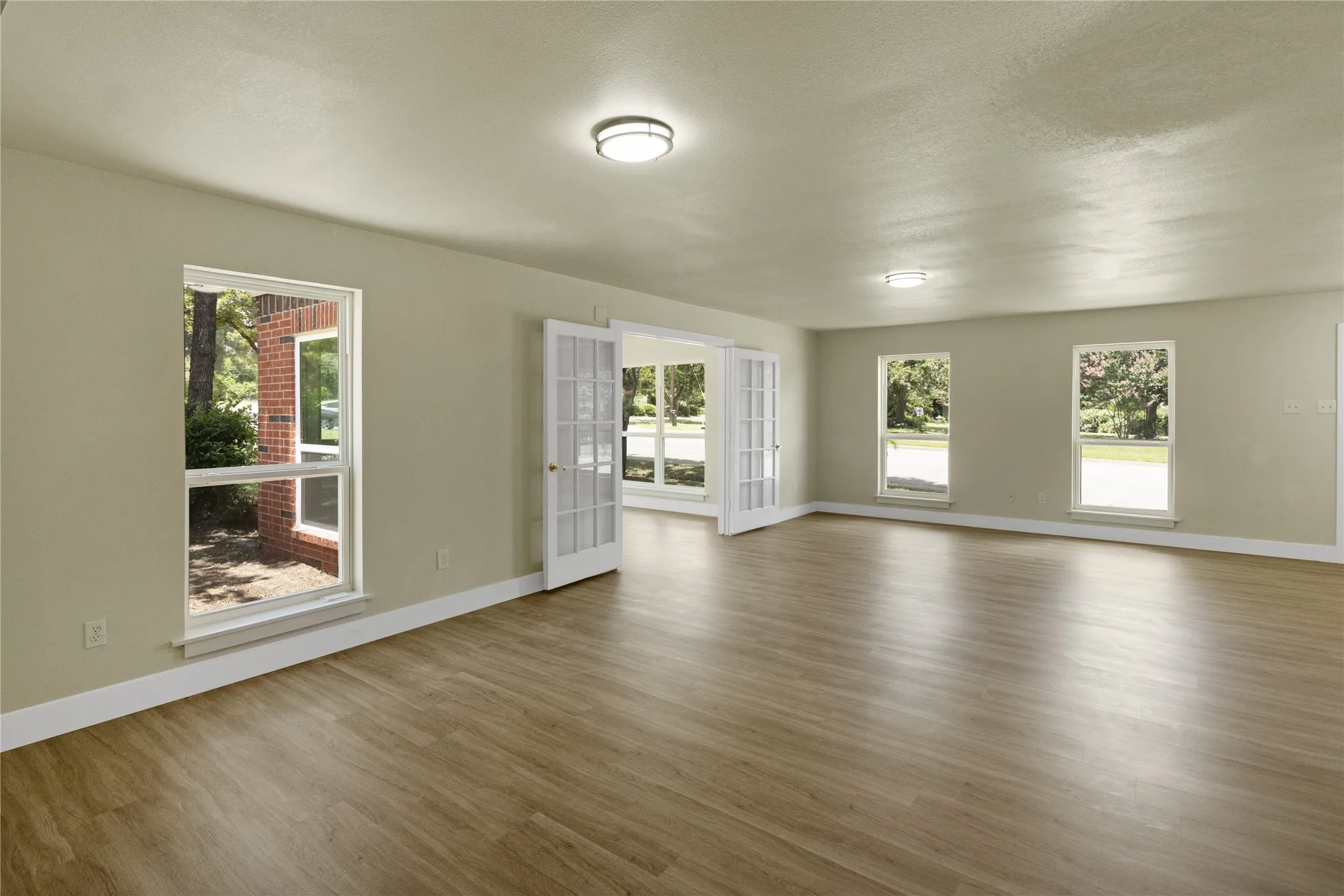 Single Family Residence For Sale in Tarrant County , 6112 W Poly Webb Road, Arlington, Texas 76016, 4 Bedroom, 3 Bathroom, 2 Garage spaces, 2,776 Sqft, built in 1988, mls#21320589, Real Estate Agent in Arlington, Homes For Sale in Tarrant county, Homes For Sale in Arlington, Realtor in Arlington Texas, Real Estate Brokerage Independent Realty Texas, Luminita Cordes Realtor