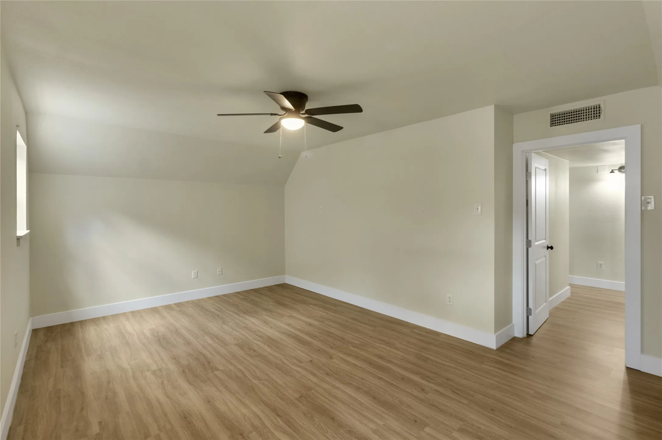 Single Family Residence For Sale in Tarrant County , 6112 W Poly Webb Road, Arlington, Texas 76016, 4 Bedroom, 3 Bathroom, 2 Garage spaces, 2,776 Sqft, built in 1988, mls#21320589, Real Estate Agent in Arlington, Homes For Sale in Tarrant county, Homes For Sale in Arlington, Realtor in Arlington Texas, Real Estate Brokerage Independent Realty Texas, Luminita Cordes Realtor